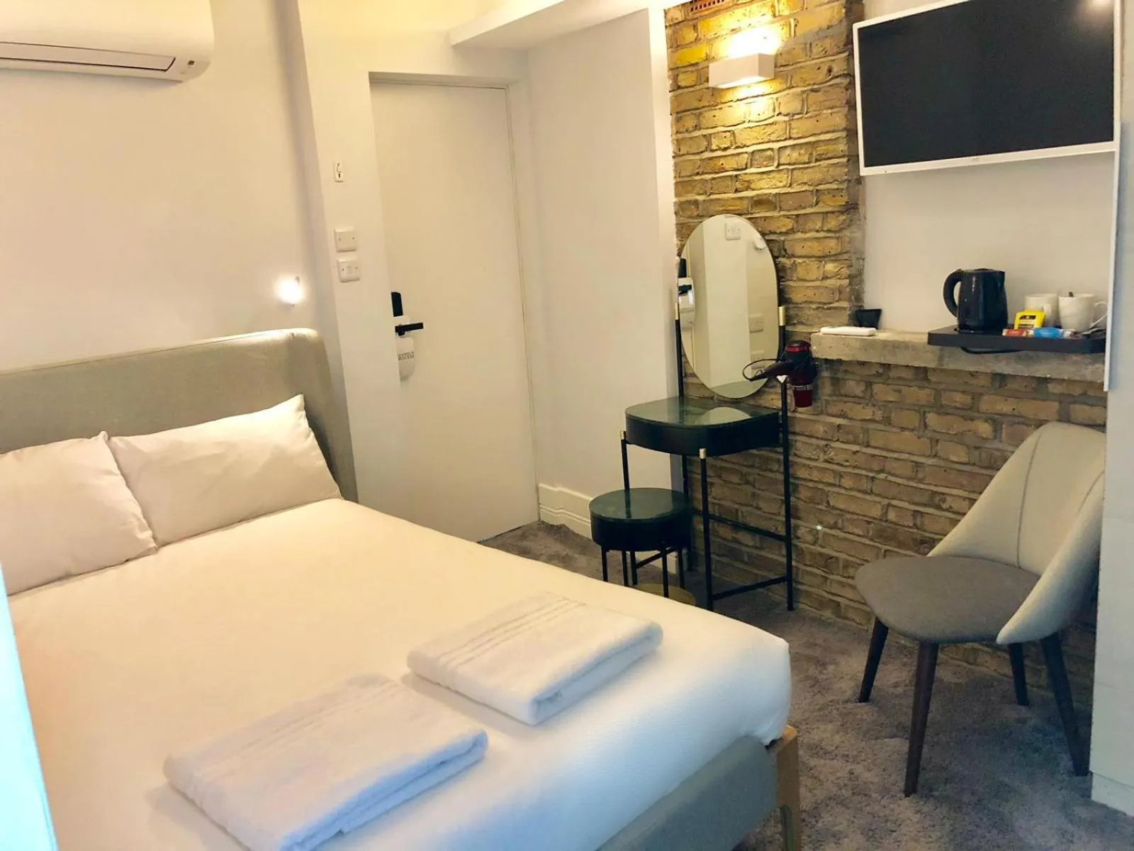 Other, Bed in Widegate Residential