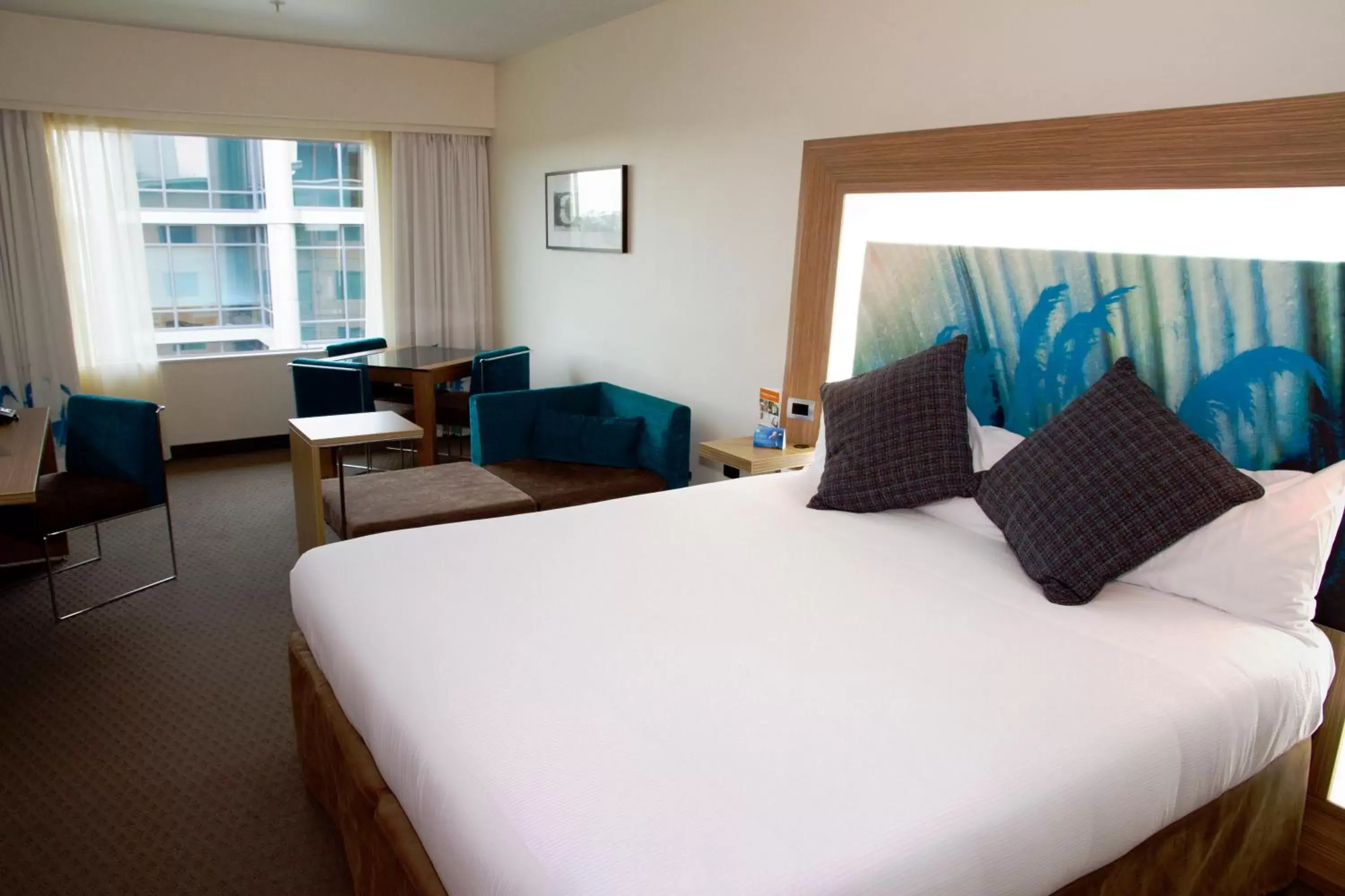 Bedroom, Bed in Novotel Tainui Hamilton