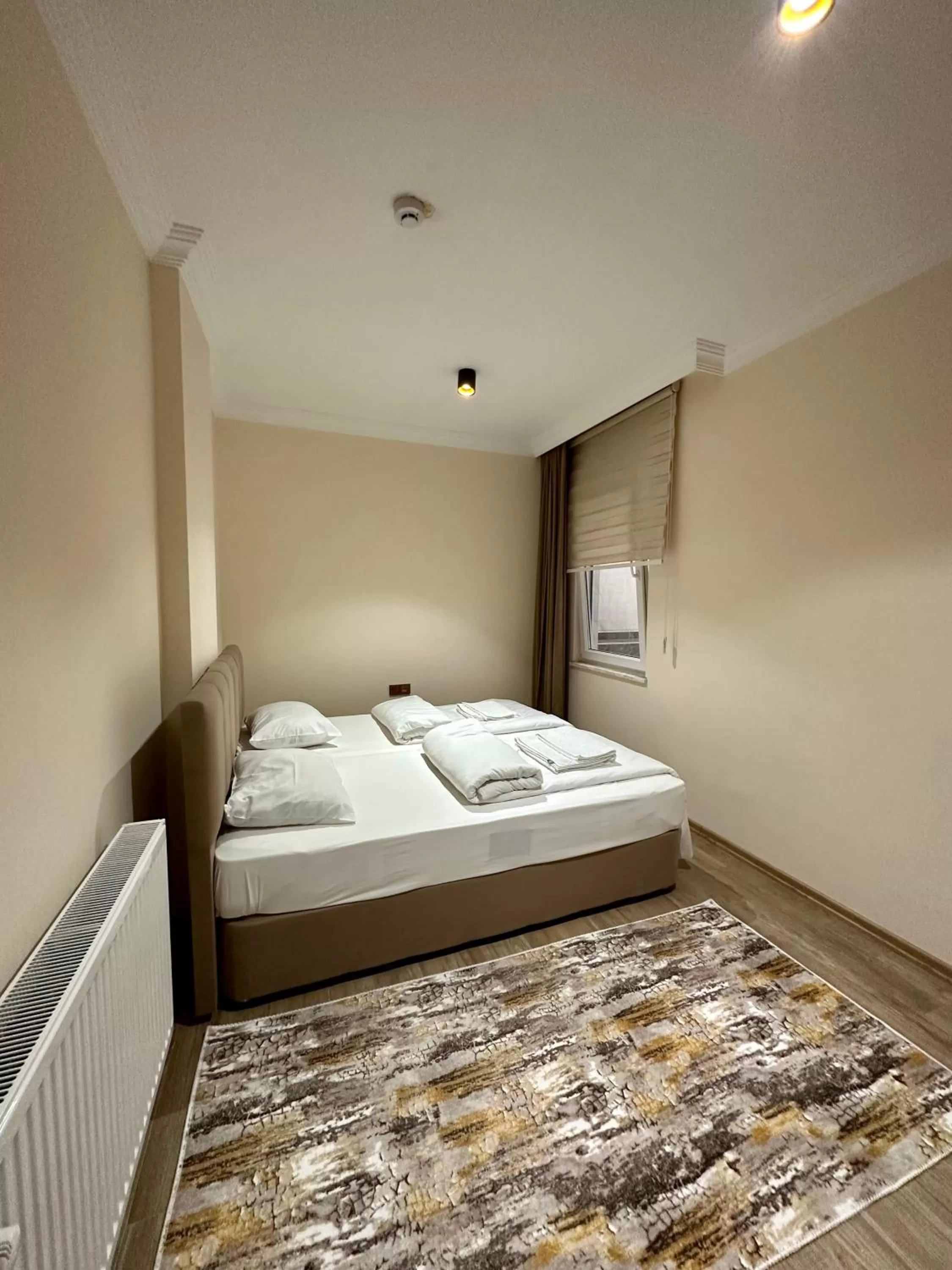 Bedroom in White House Apart