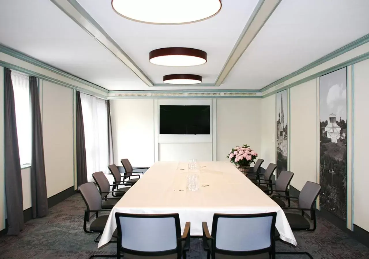 Meeting/conference room in AVIA Hotel