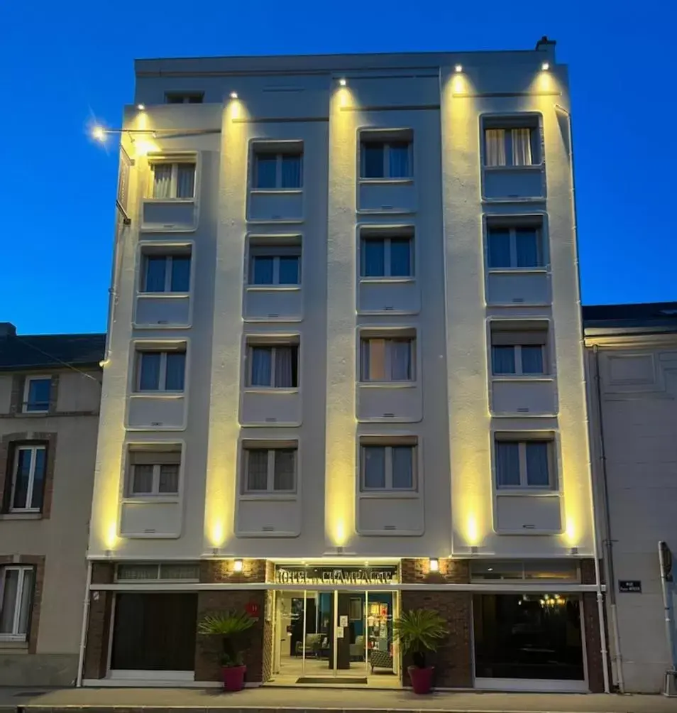 Facade/entrance, Property Building in Hotel de Champagne