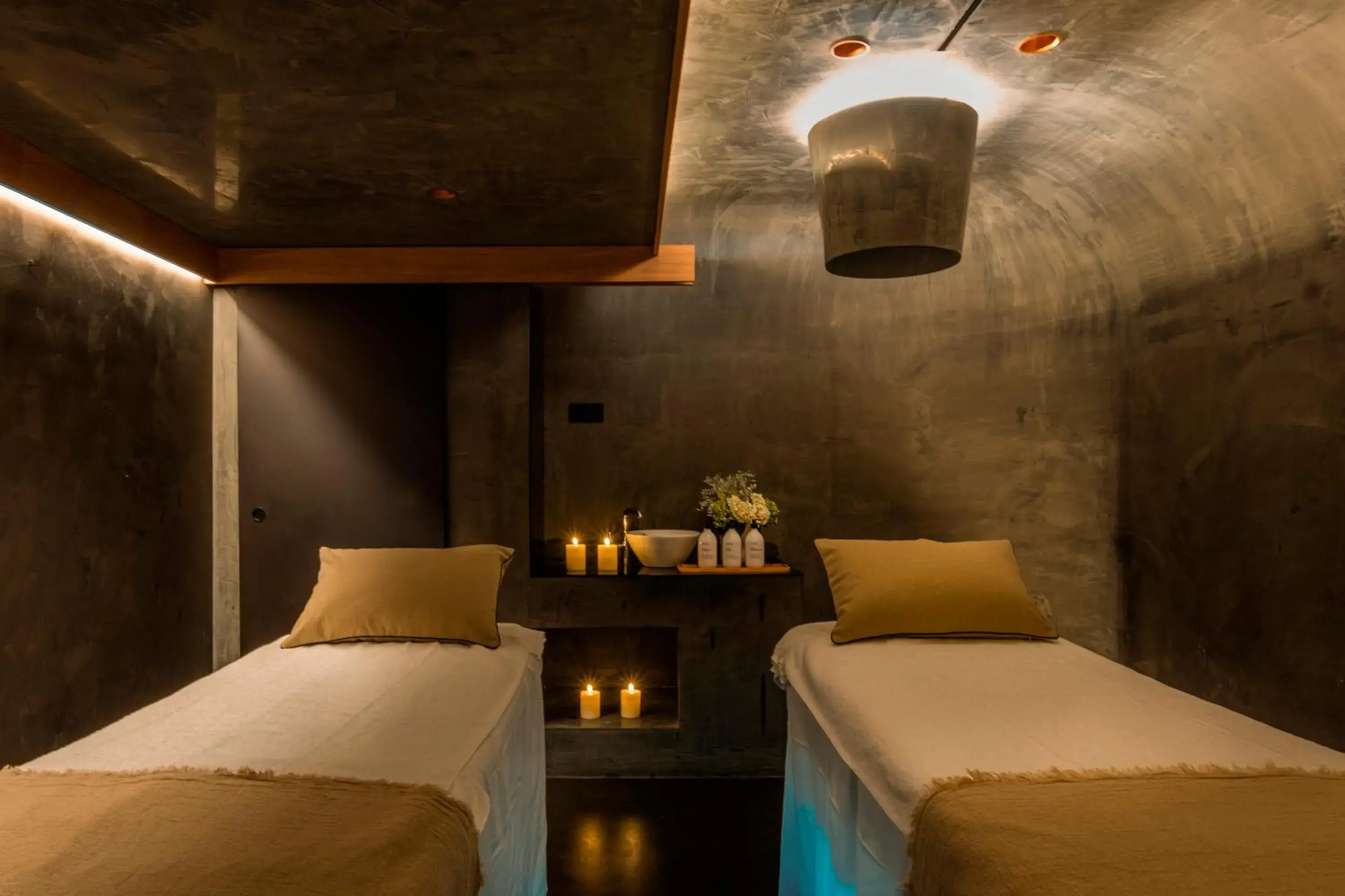 Massage, Bed in ME Barcelona