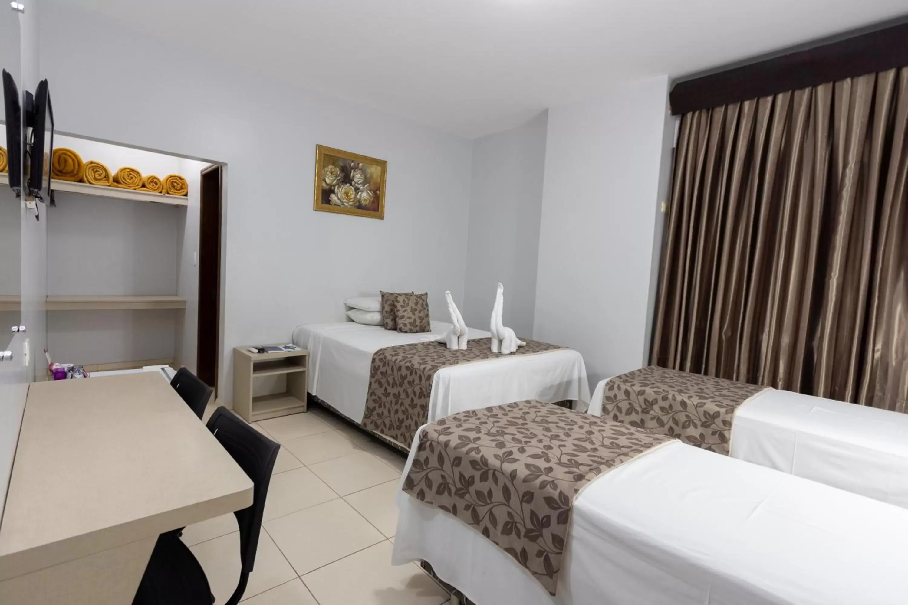 Bed in Mirante Hotel