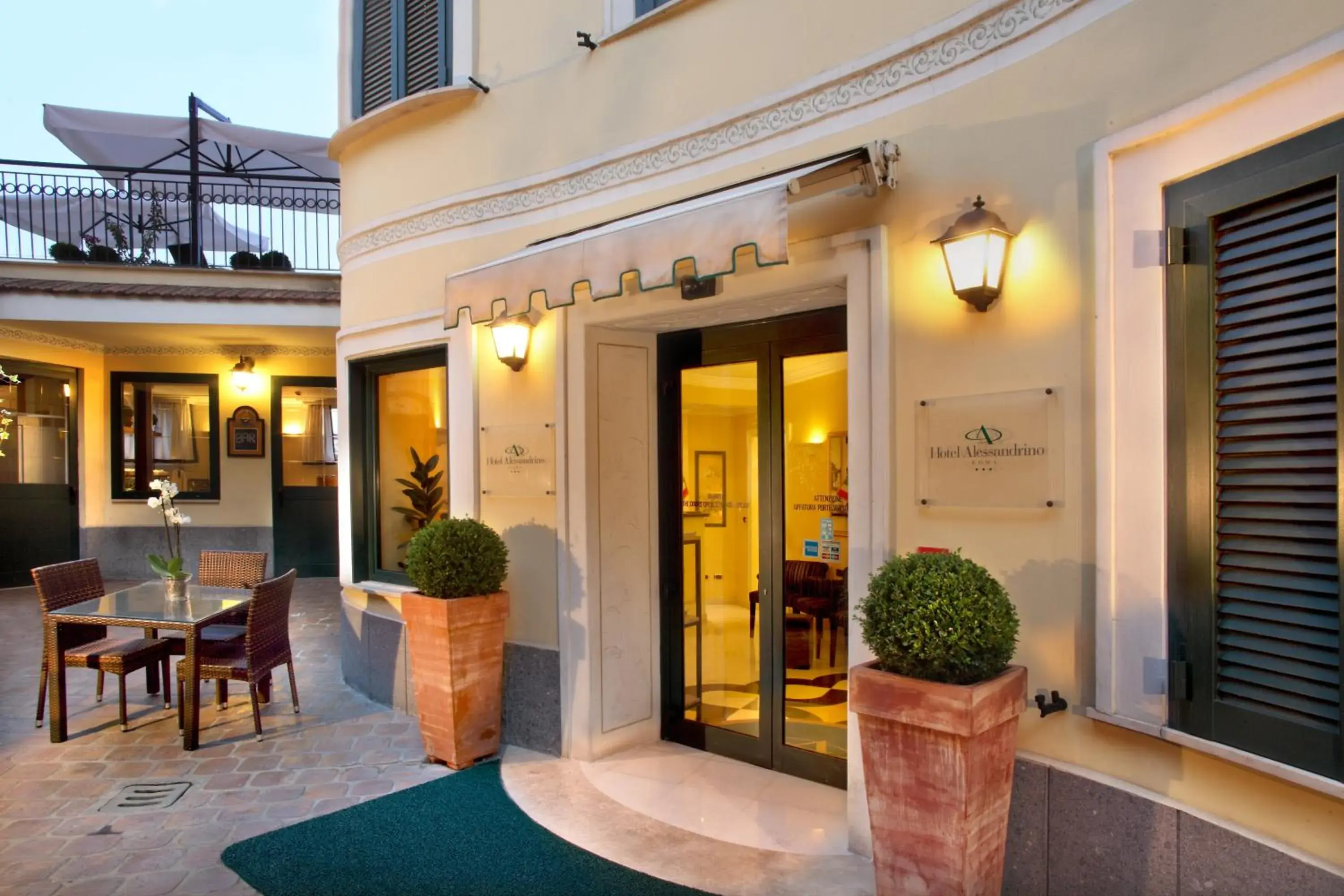 Facade/entrance in Hotel Alessandrino