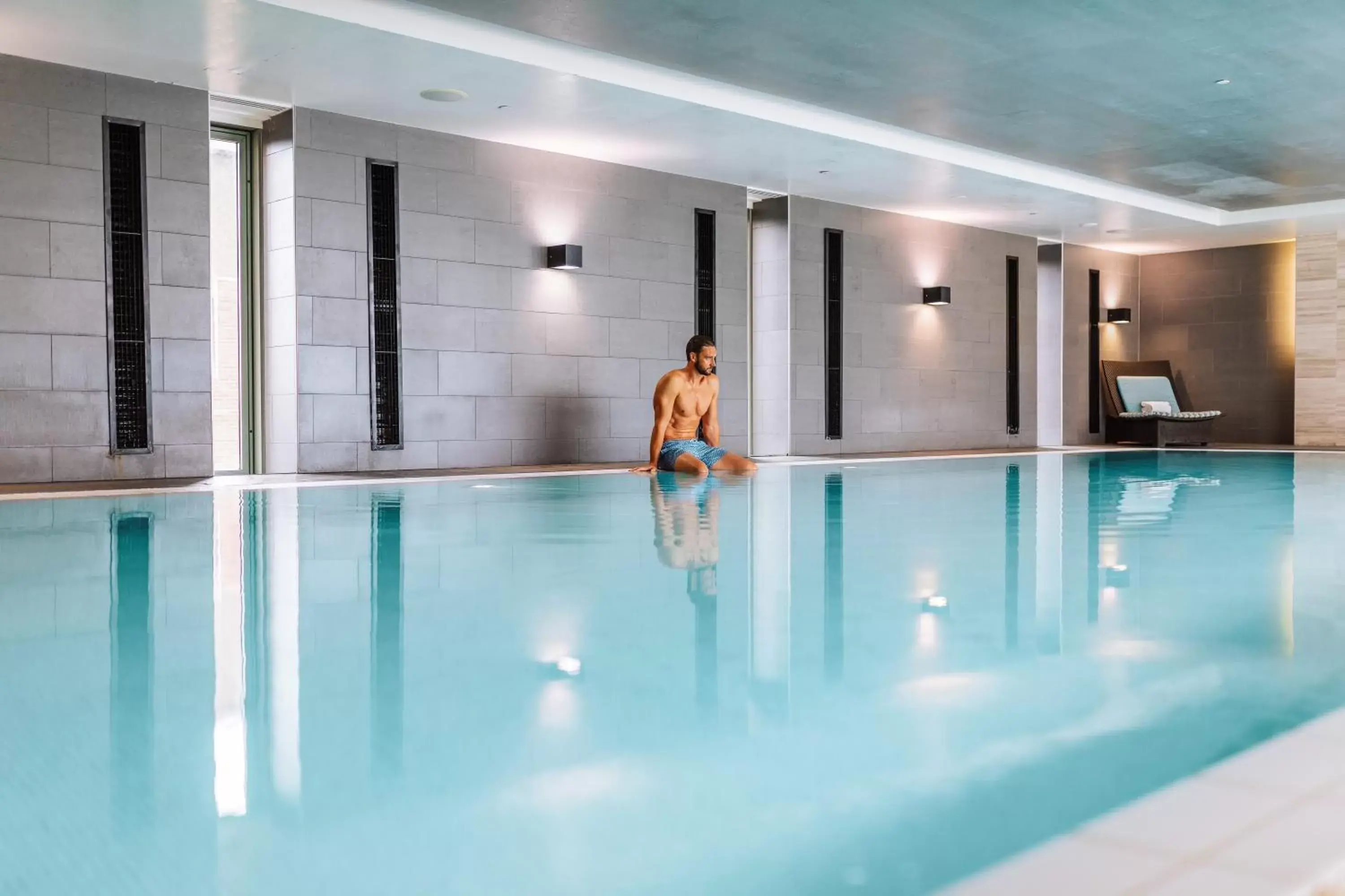 Swimming Pool in Shangri-La Sydney