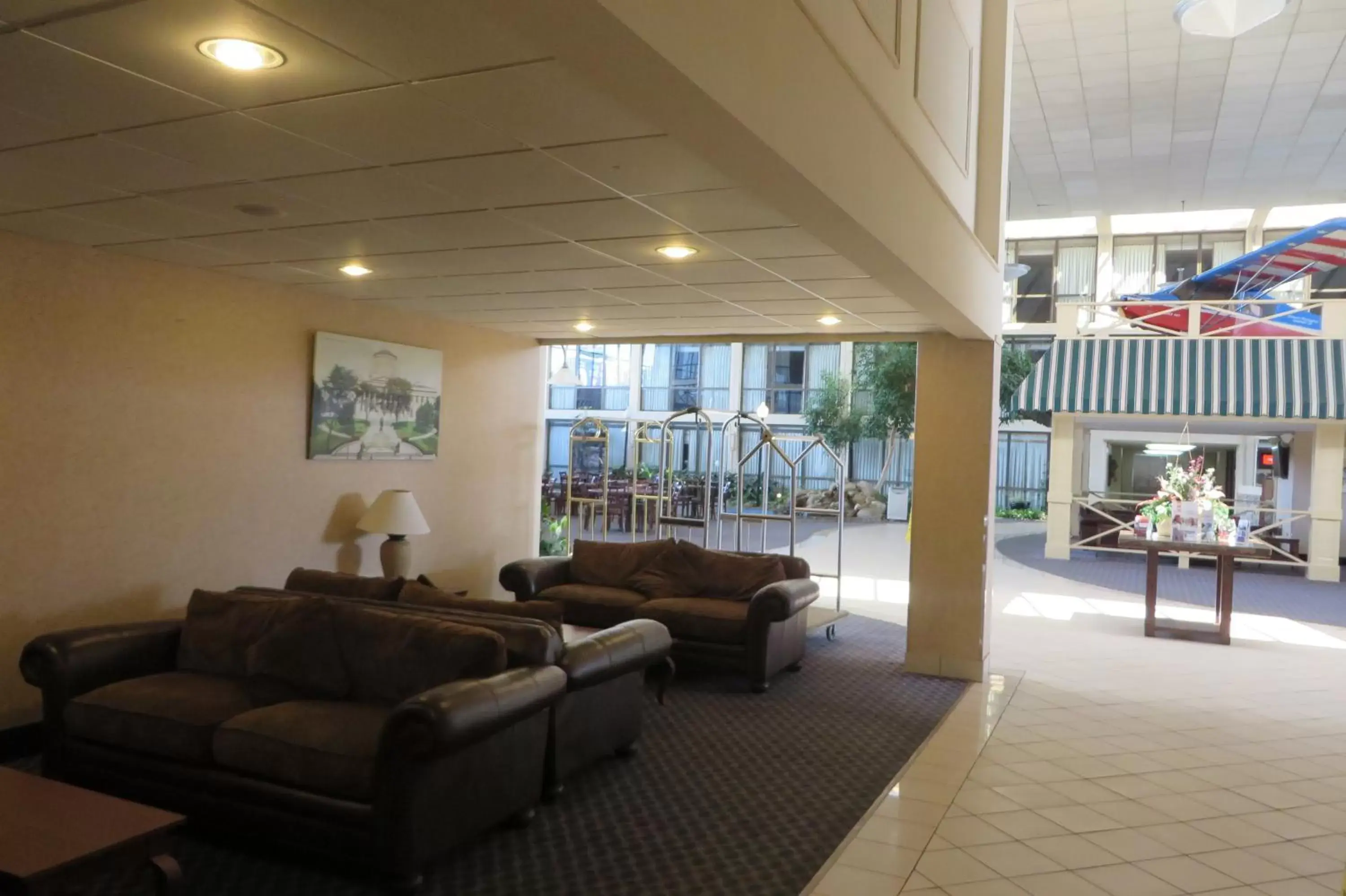 Lobby or reception, Seating Area in Days Inn by Wyndham Columbus Airport