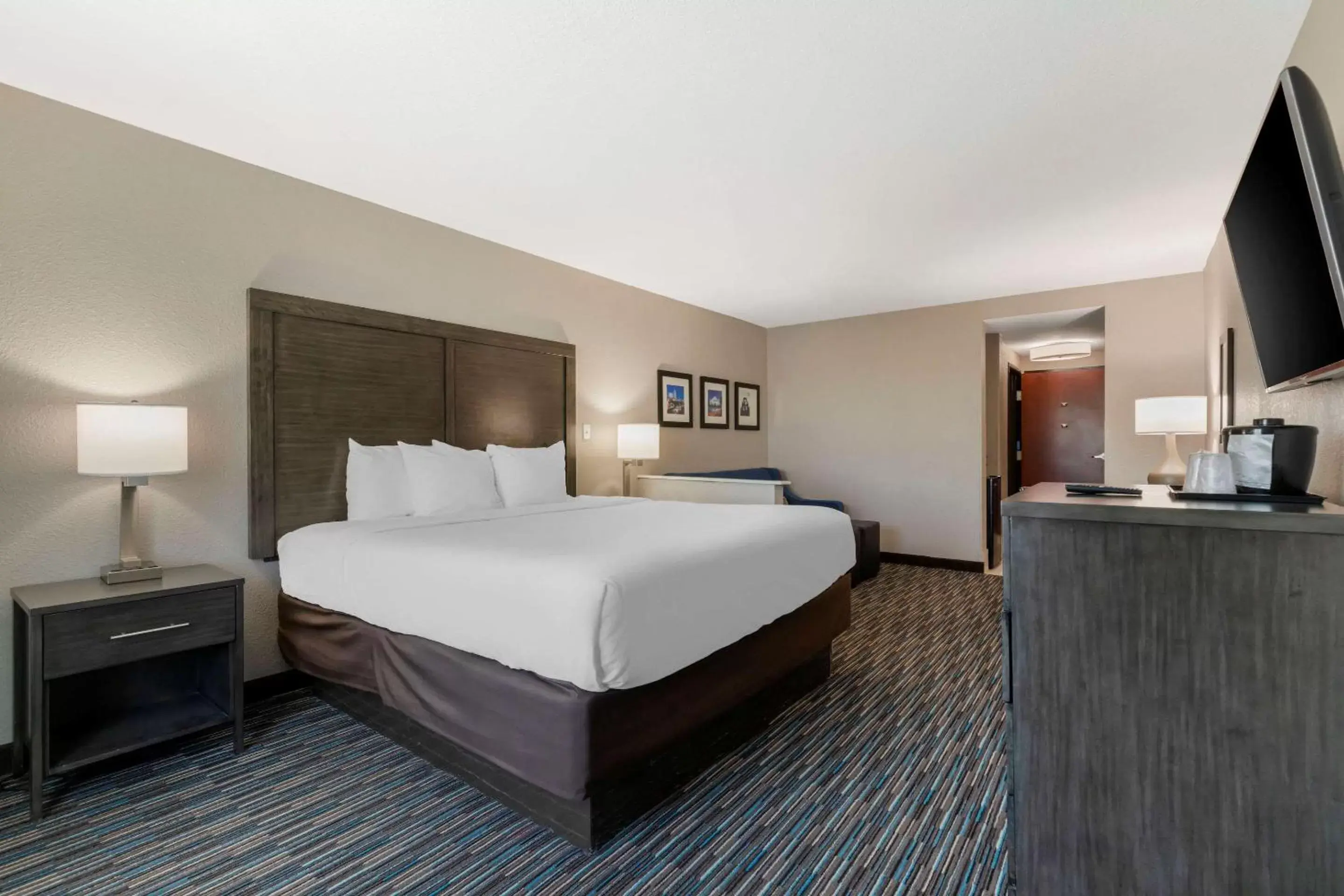 Bedroom, Bed in Comfort Inn & Suites Near Medical Center