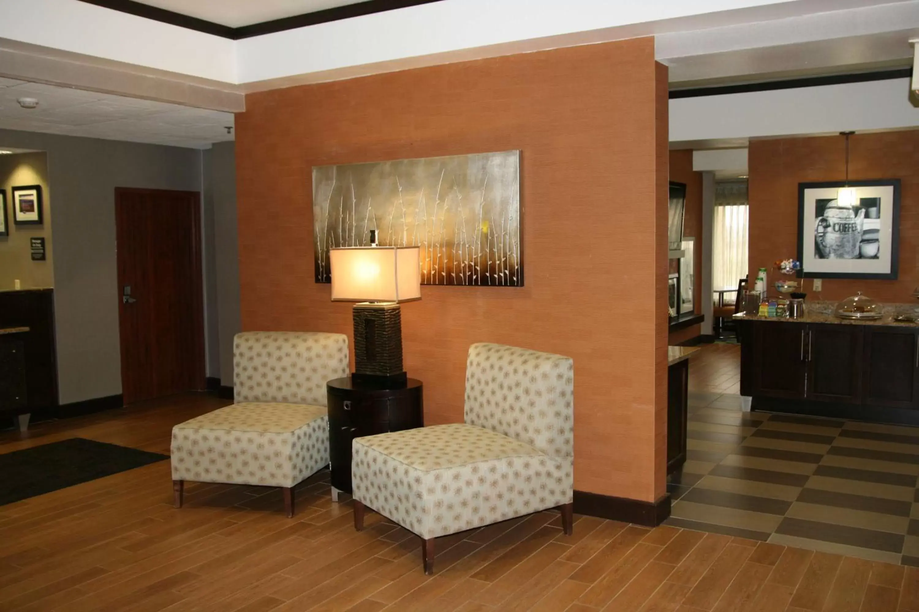 Lobby or reception, Seating Area in Hampton Inn Tulsa Sand Springs