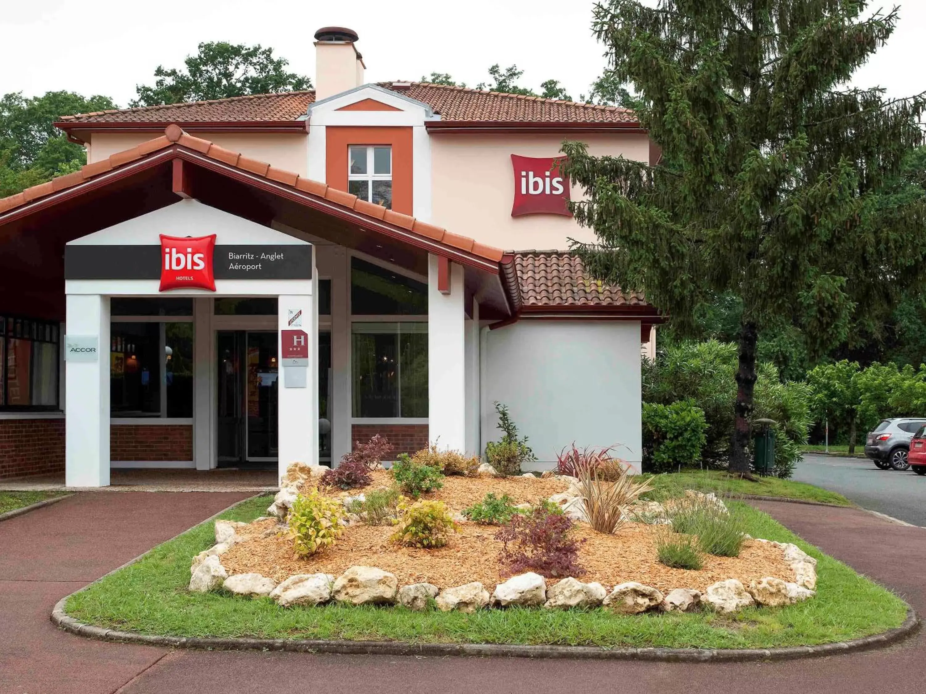 Property building in ibis Biarritz Anglet Aéroport