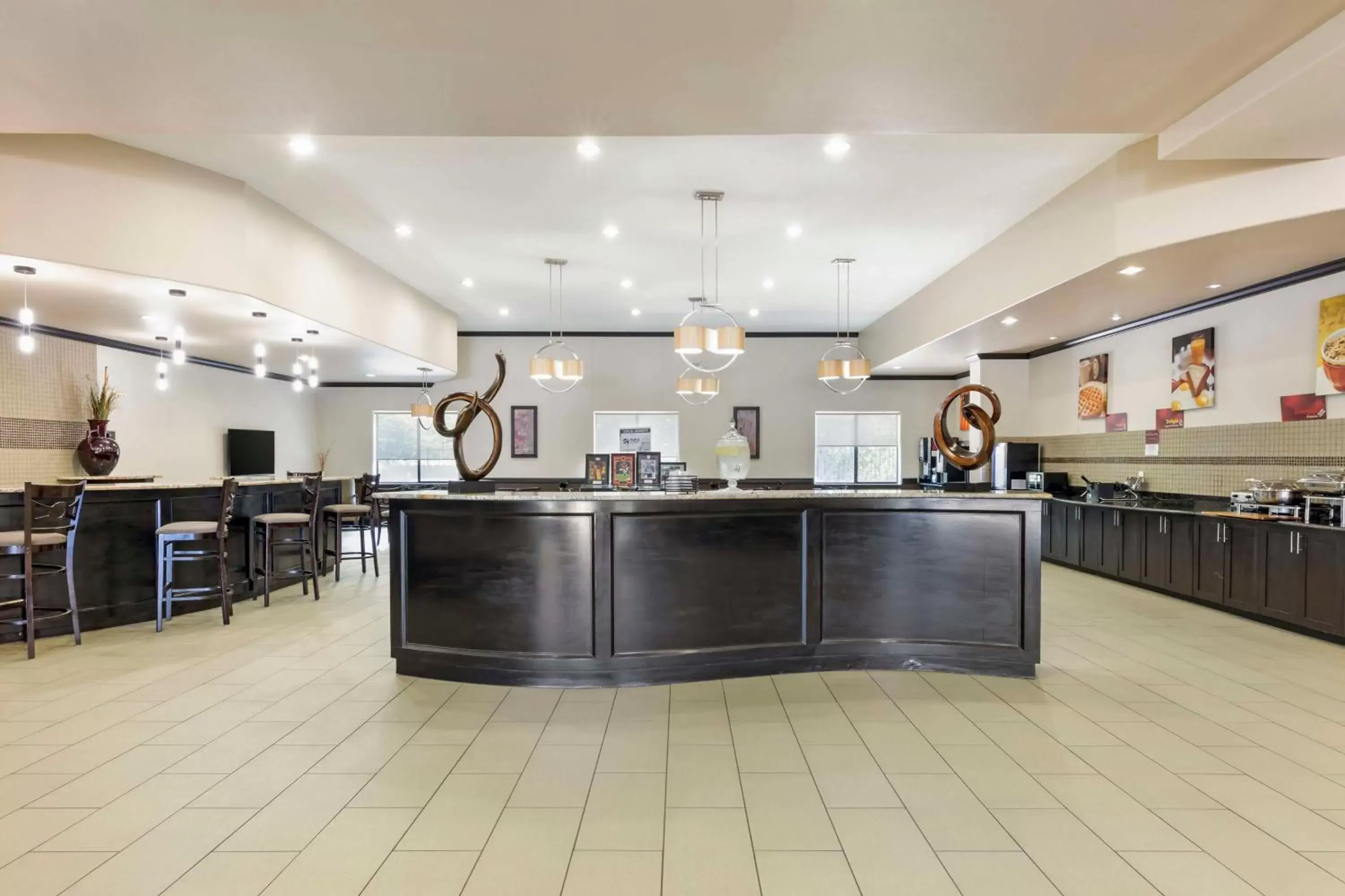 Breakfast in Best Western Plus Texoma Hotel & Suites Breakfast in Best Western Plus Texoma Hotel & Suites