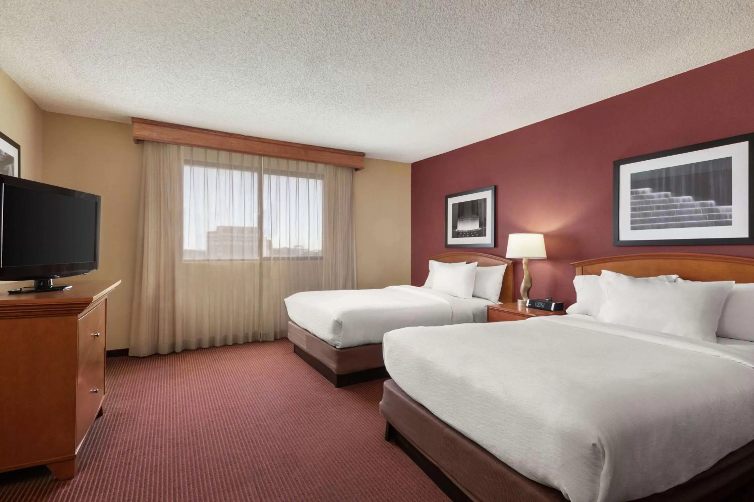 Bedroom, Bed in Embassy Suites by Hilton Kansas City International Airport