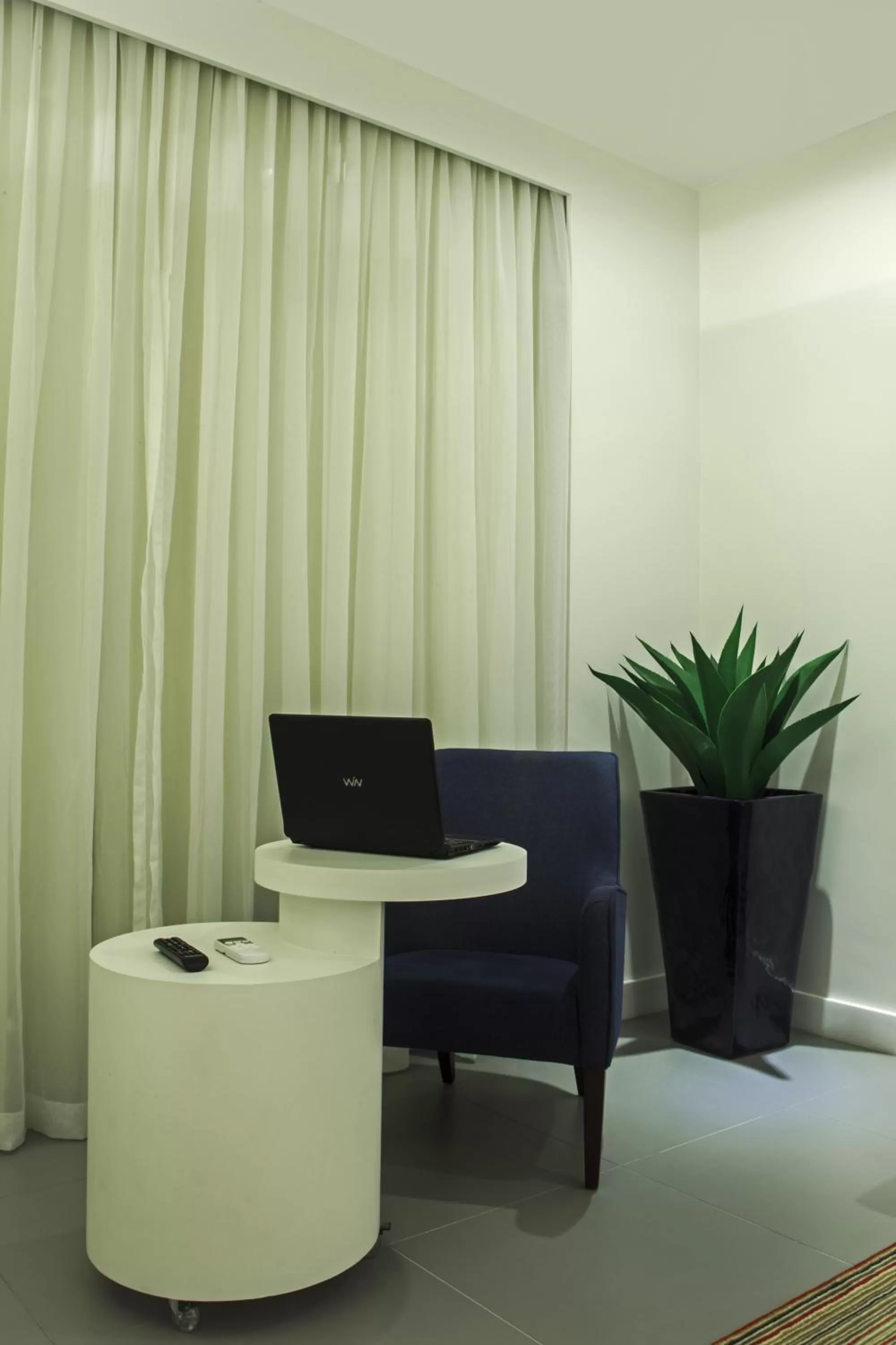 Photo of the whole room in ibis Styles Maracanau