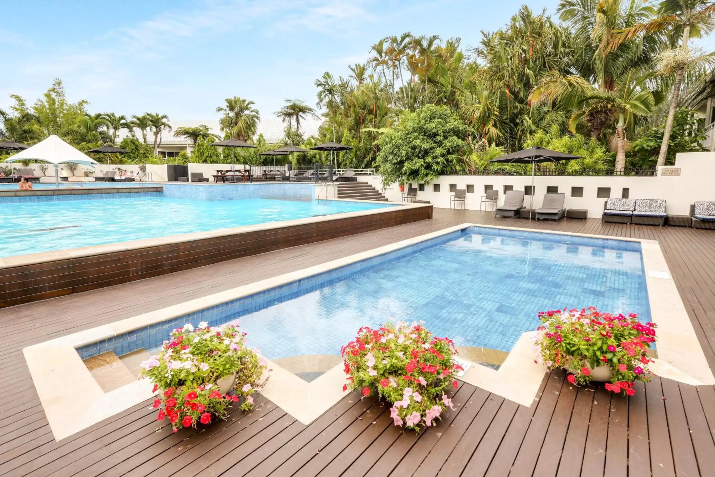 Swimming Pool in Shangri-La The Marina, Cairns