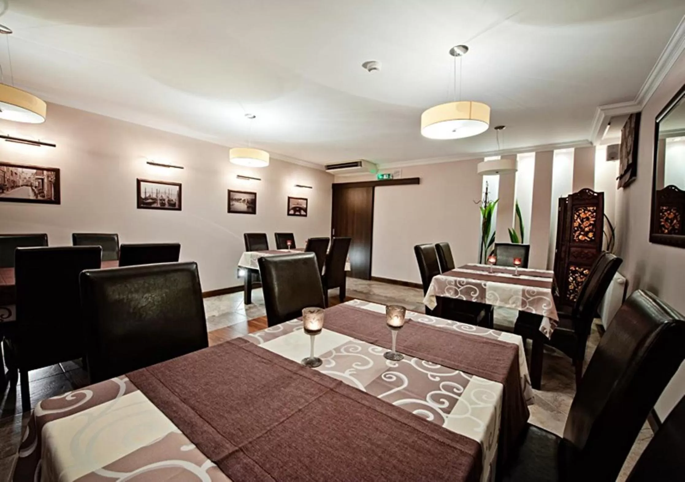Restaurant/places to eat in Hotel Willa Adriana