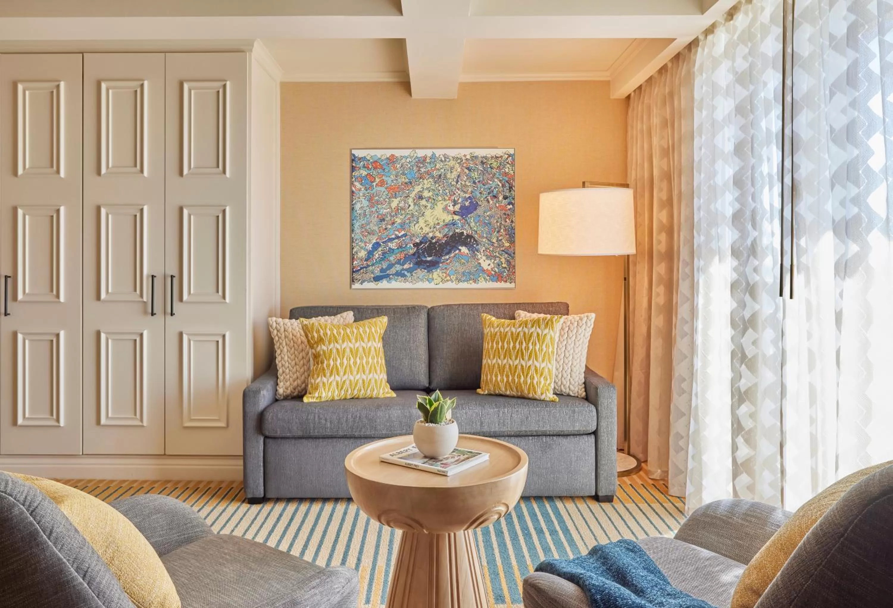 Living room in Viceroy Santa Monica