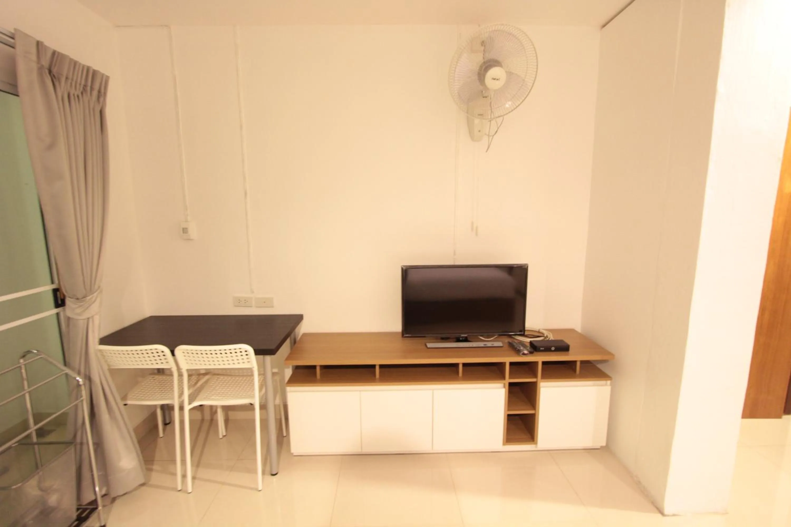 TV and multimedia in Napaville Huai Khwang