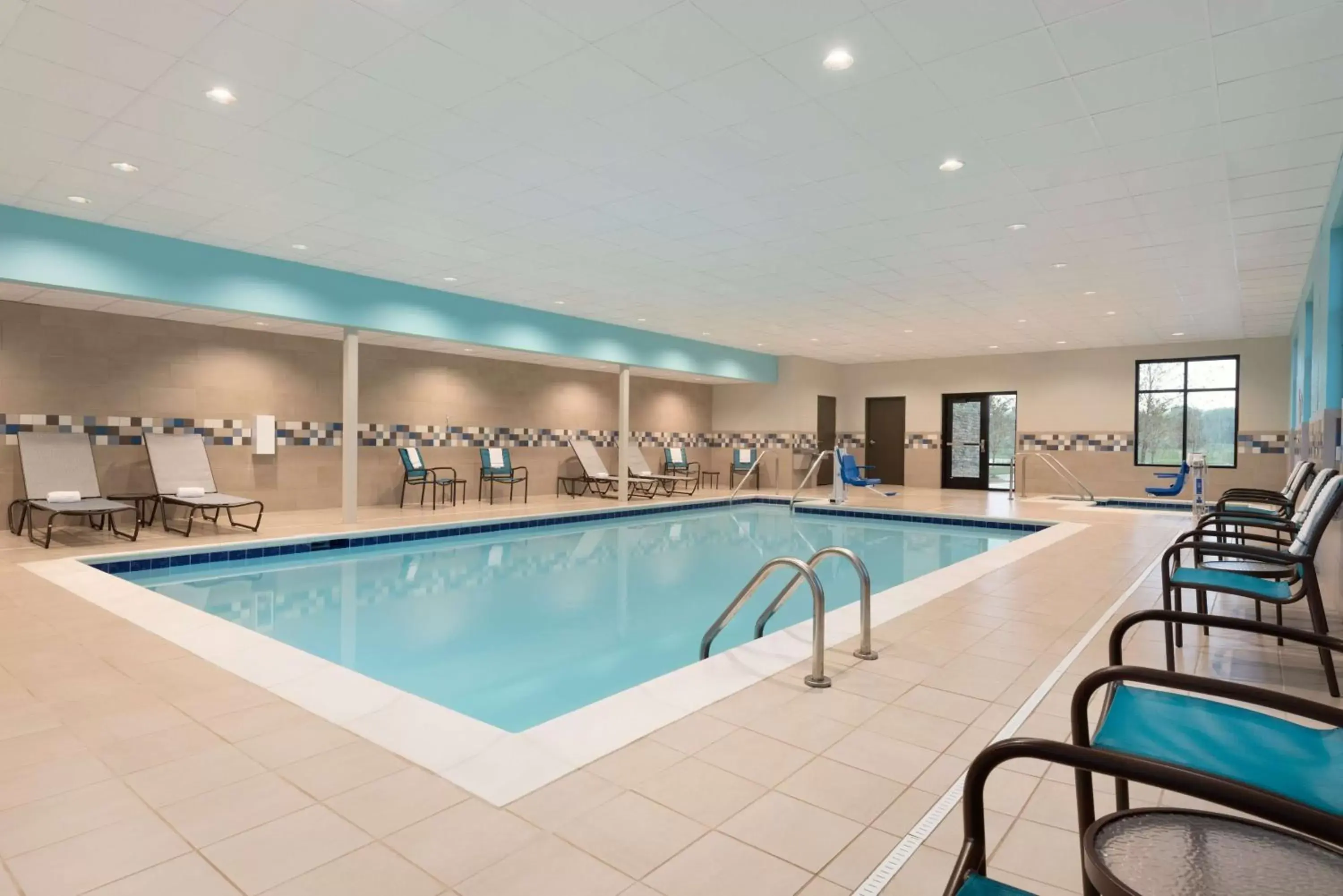 Pool view, Swimming Pool in Hampton Inn & Suites Kenosha