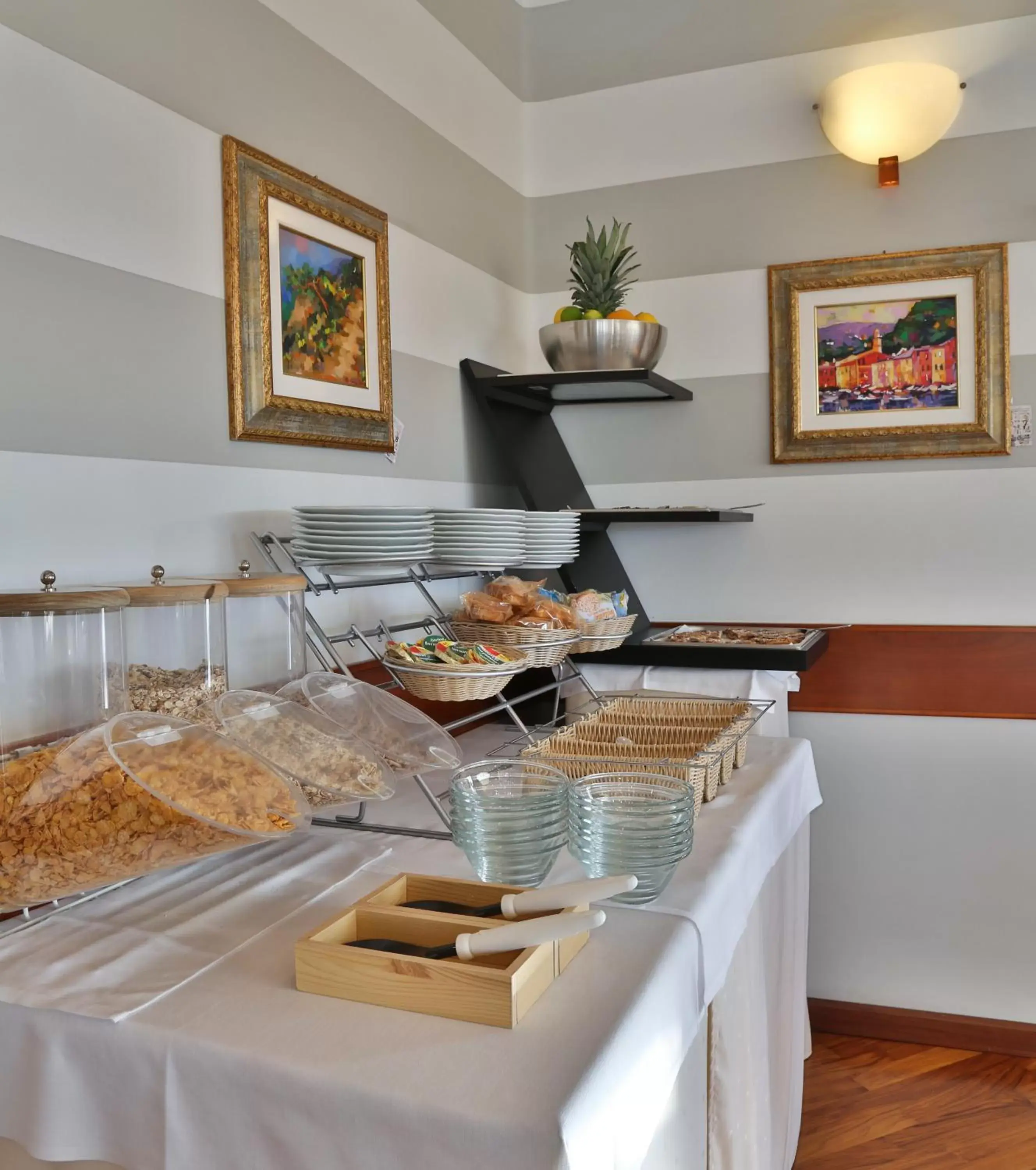 Lounge or bar, Restaurant/Places to Eat in Hotel Laurin