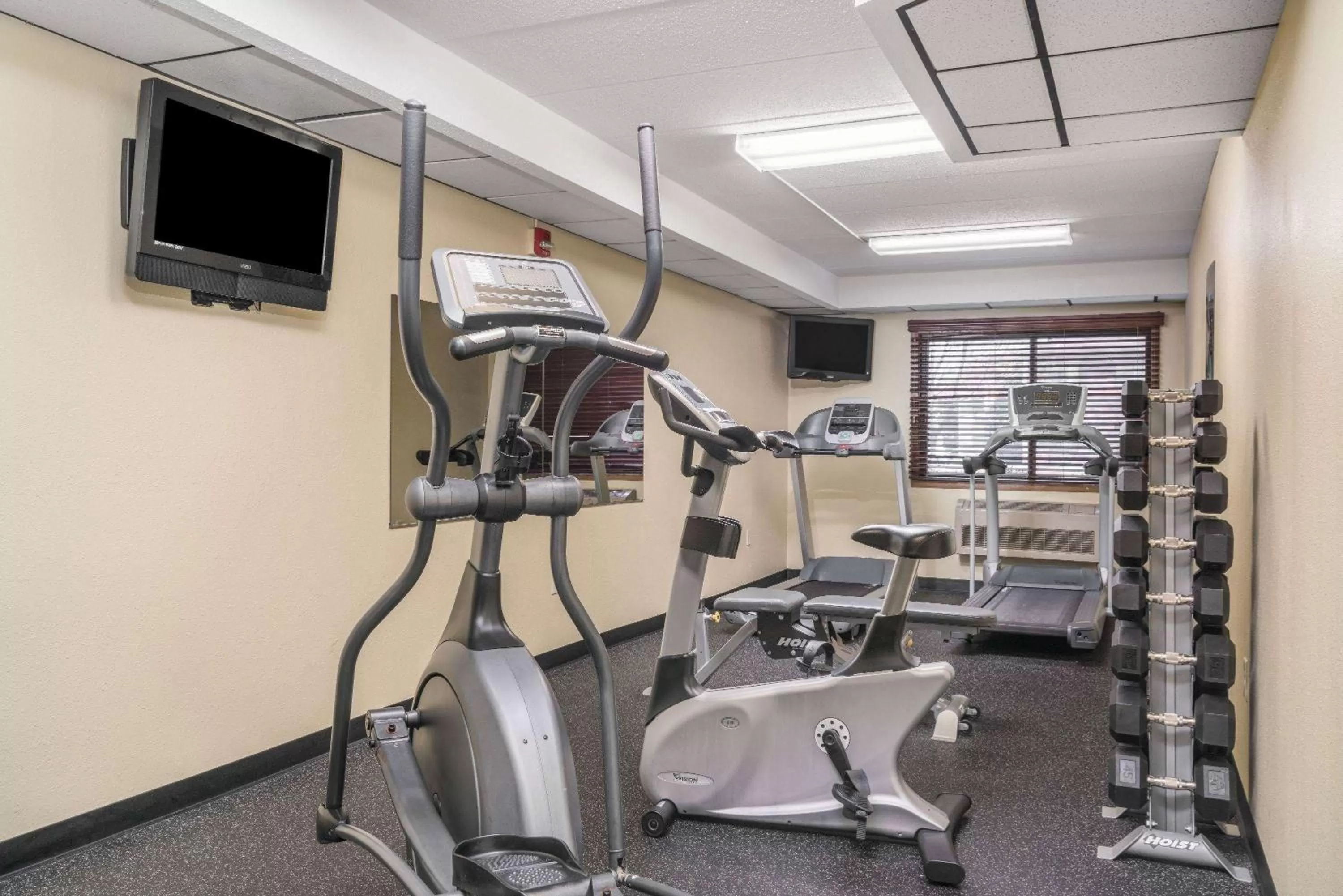 Fitness centre/facilities in AmericInn by Wyndham Fargo West Acres