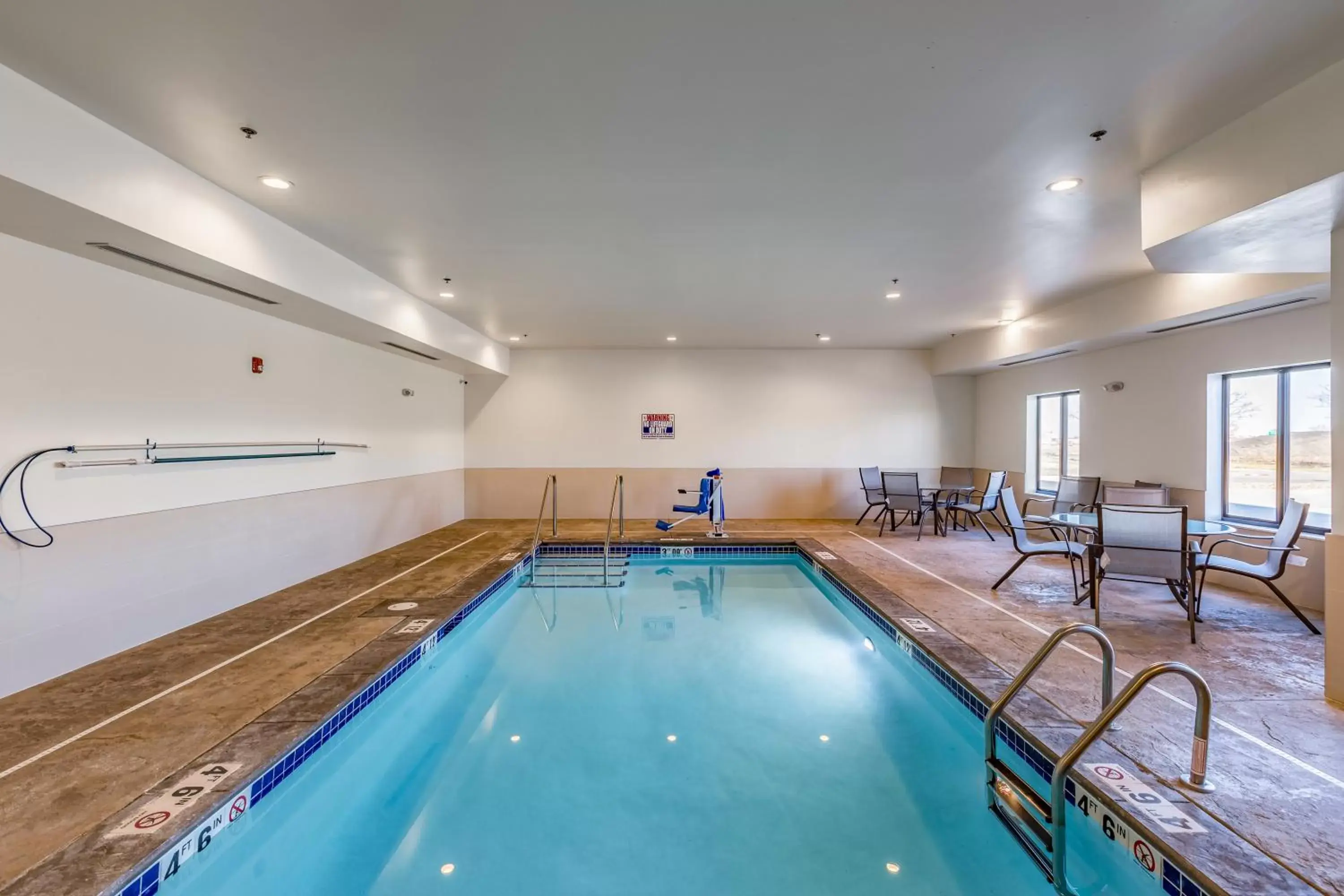 Swimming Pool in Comfort Inn Altoona-Des Moines