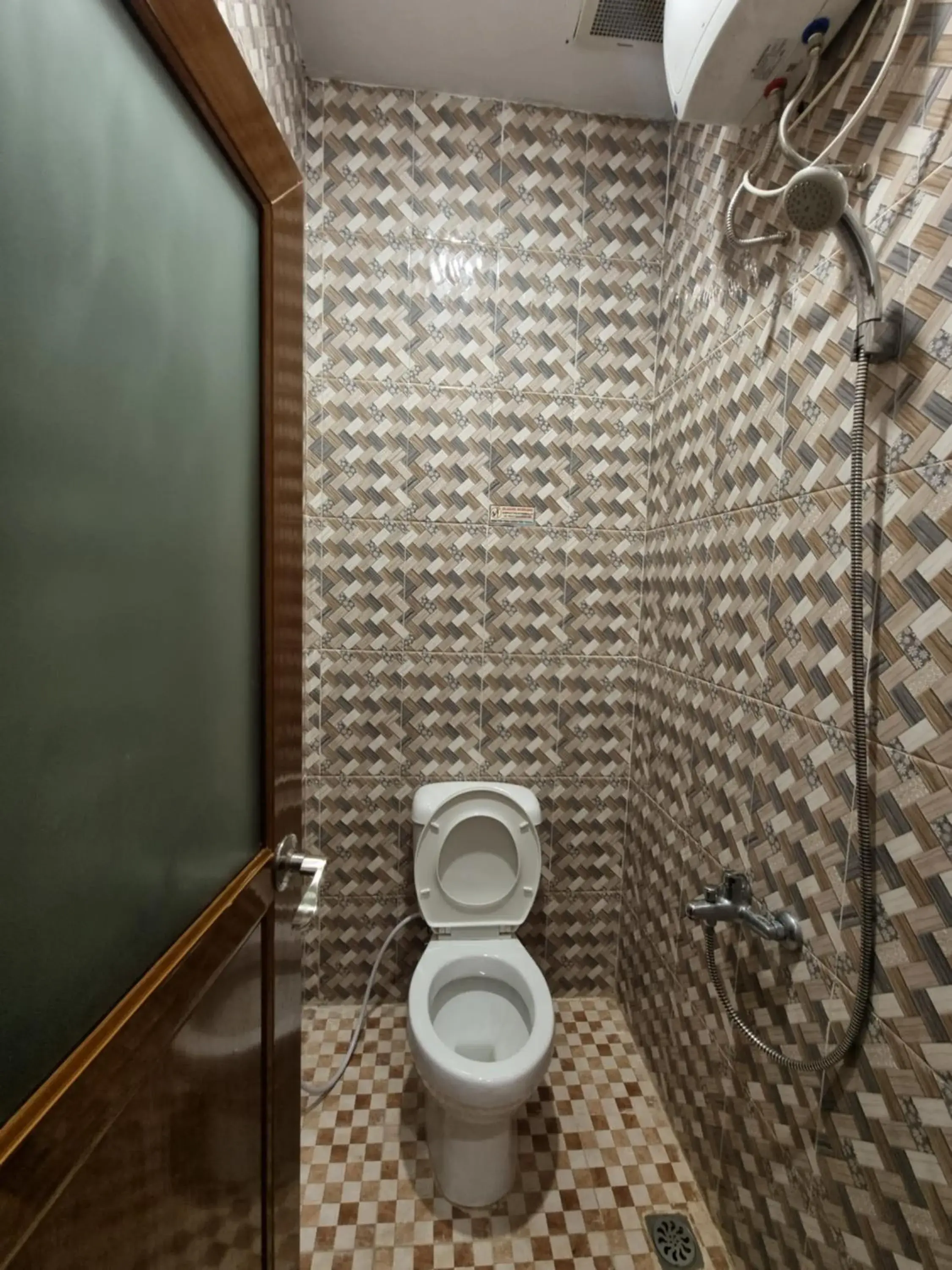 Bathroom in SUPER OYO 90457 Anara Residence & Guest House
