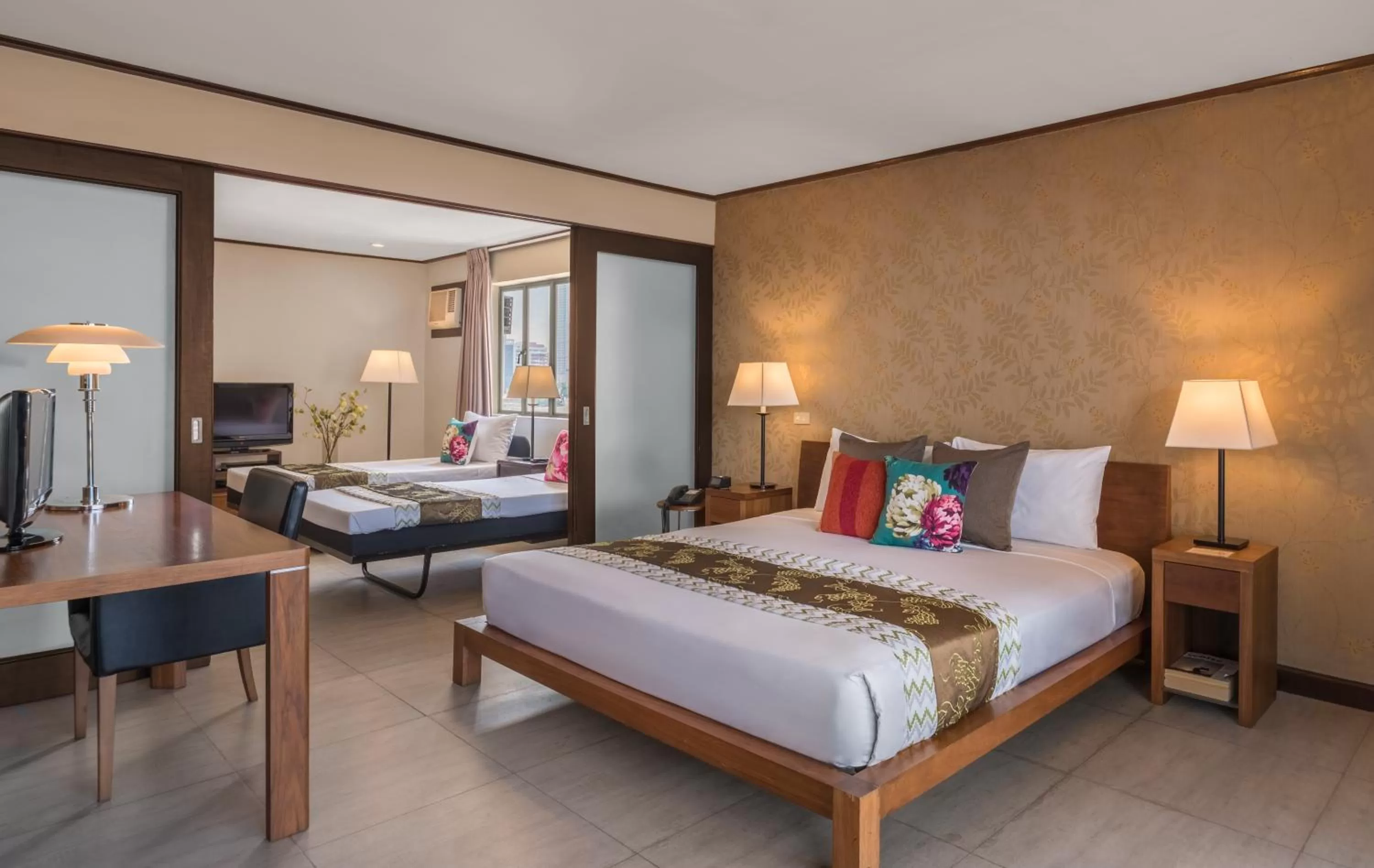 Bed in Hotel Kimberly Manila