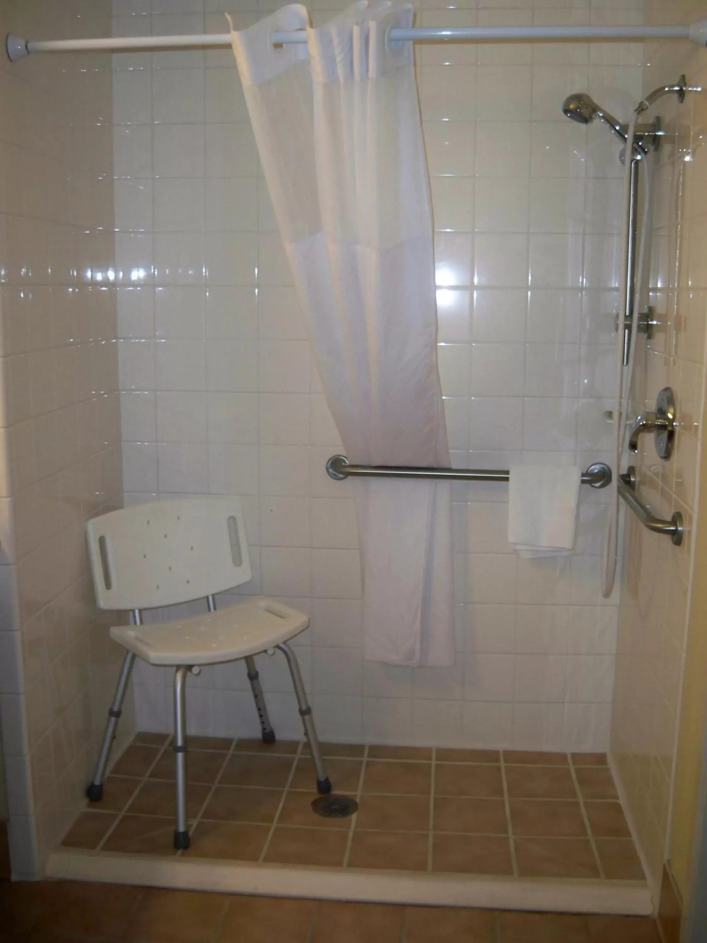 Shower, Bathroom in Country Inn & Suites by Radisson, Billings, MT