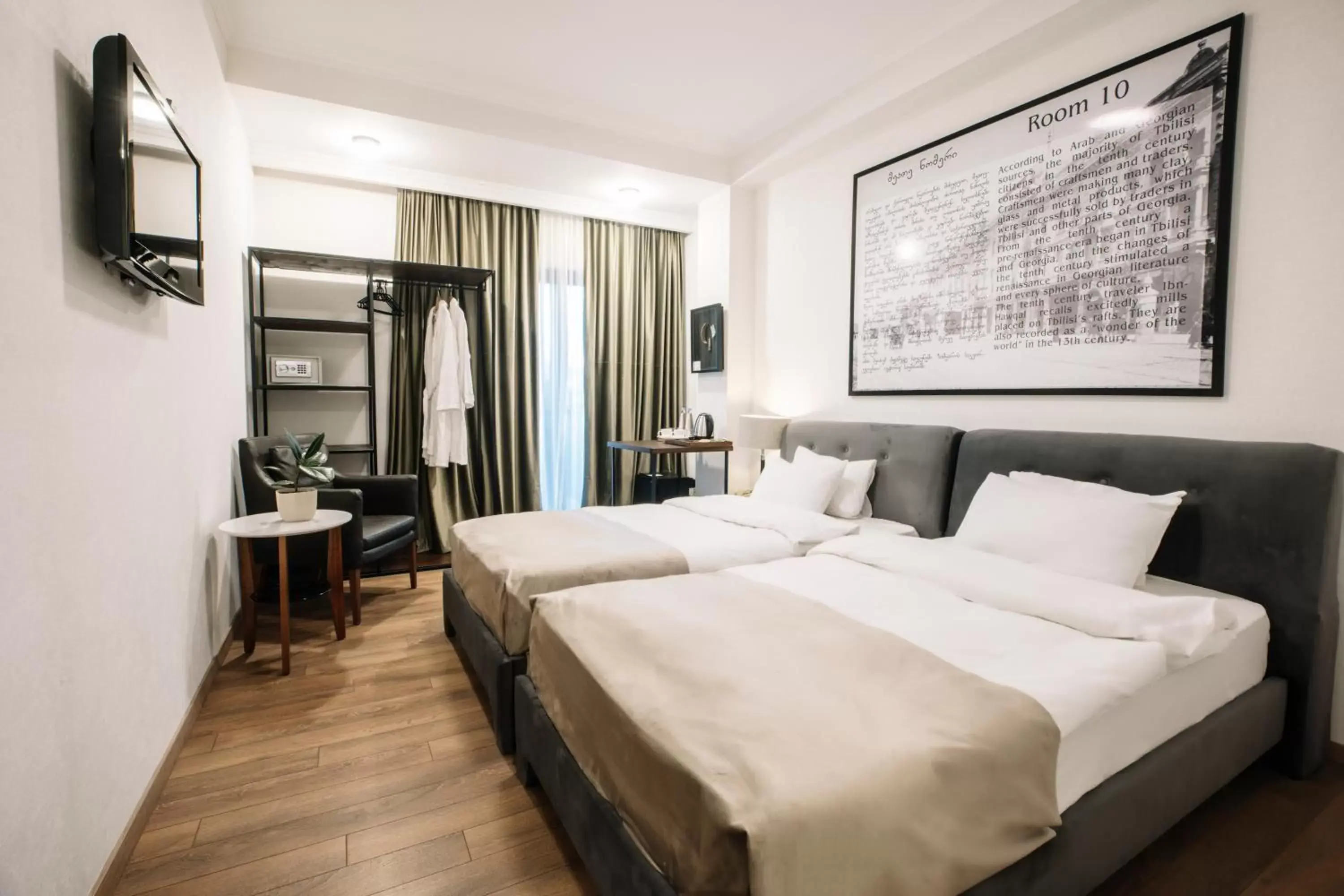 Superior Twin Room with City View and Balcony in Citadel Narikala Hotel Superior Twin Room with City View and Balcony in Citadel Narikala Hotel