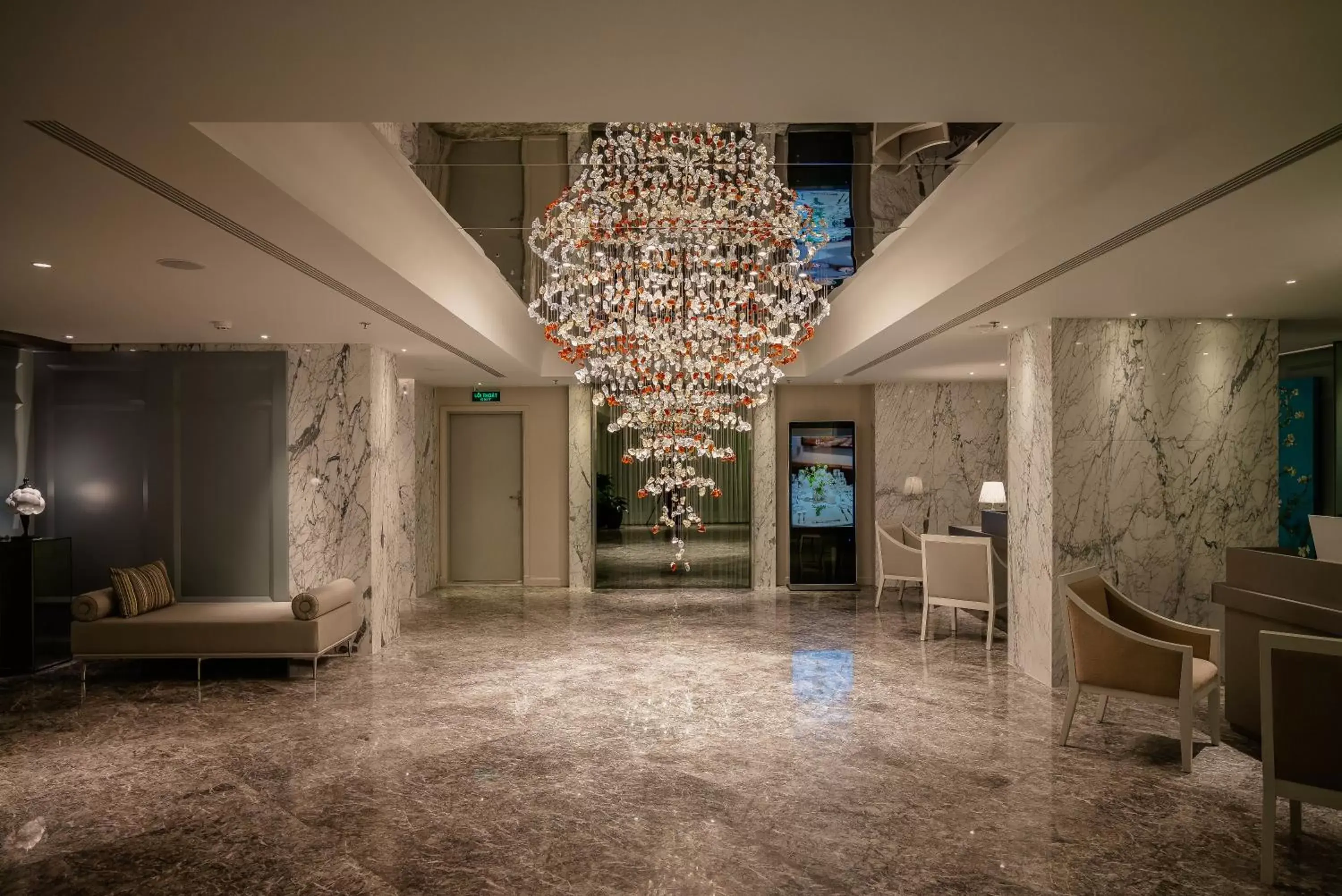 Lobby or reception, TV/Entertainment Center in Le Jardin Hotel Haute Couture