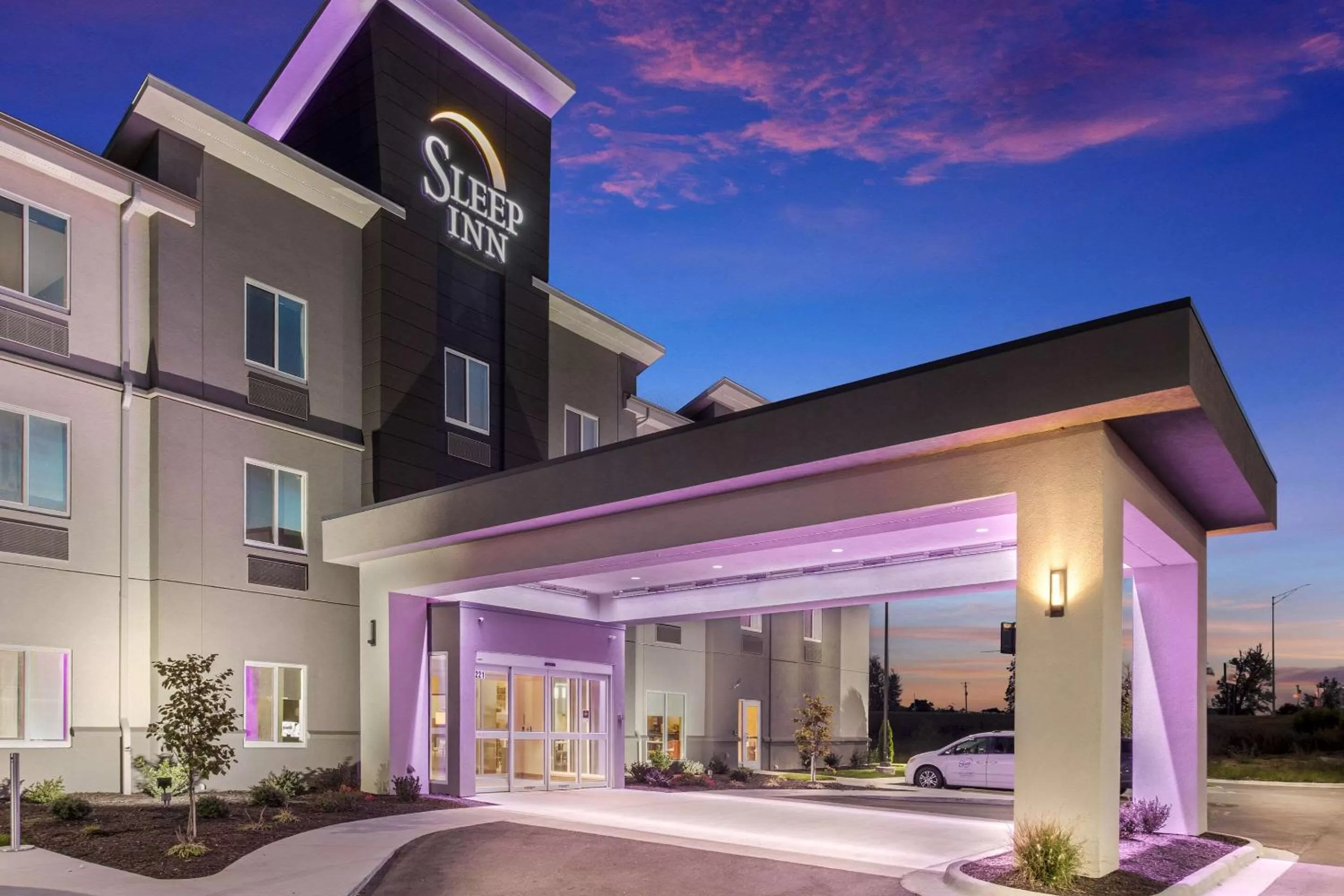 Property building in Sleep Inn & Suites Webb City