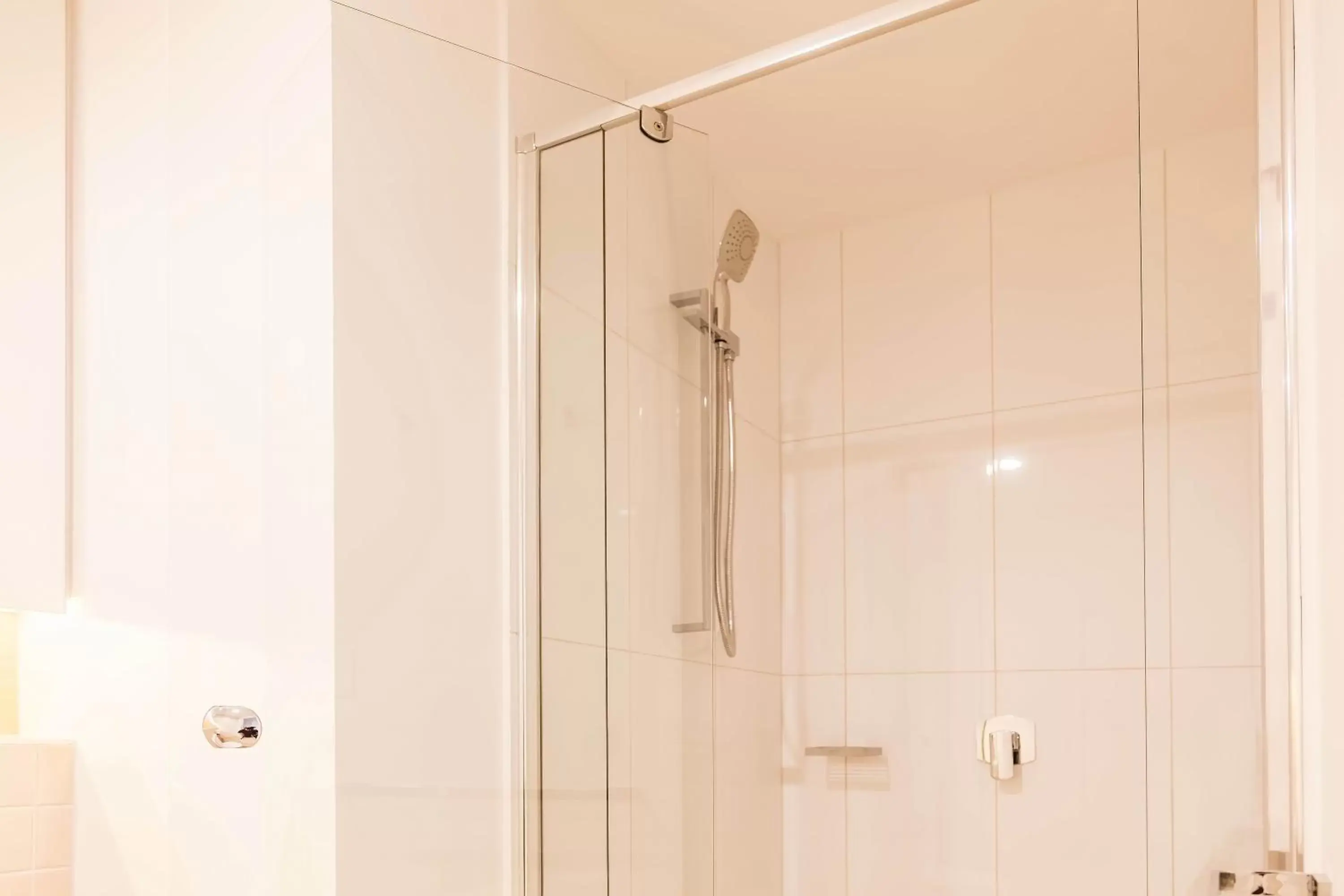 Bathroom in Fleet Lane Apartments