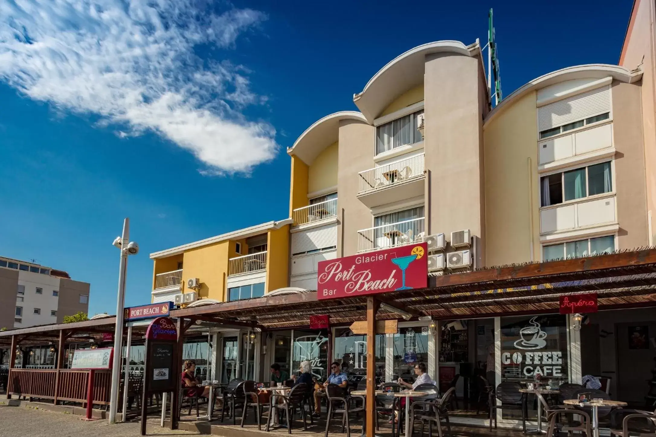 Facade/entrance, Property Building in Hôtel Port Beach