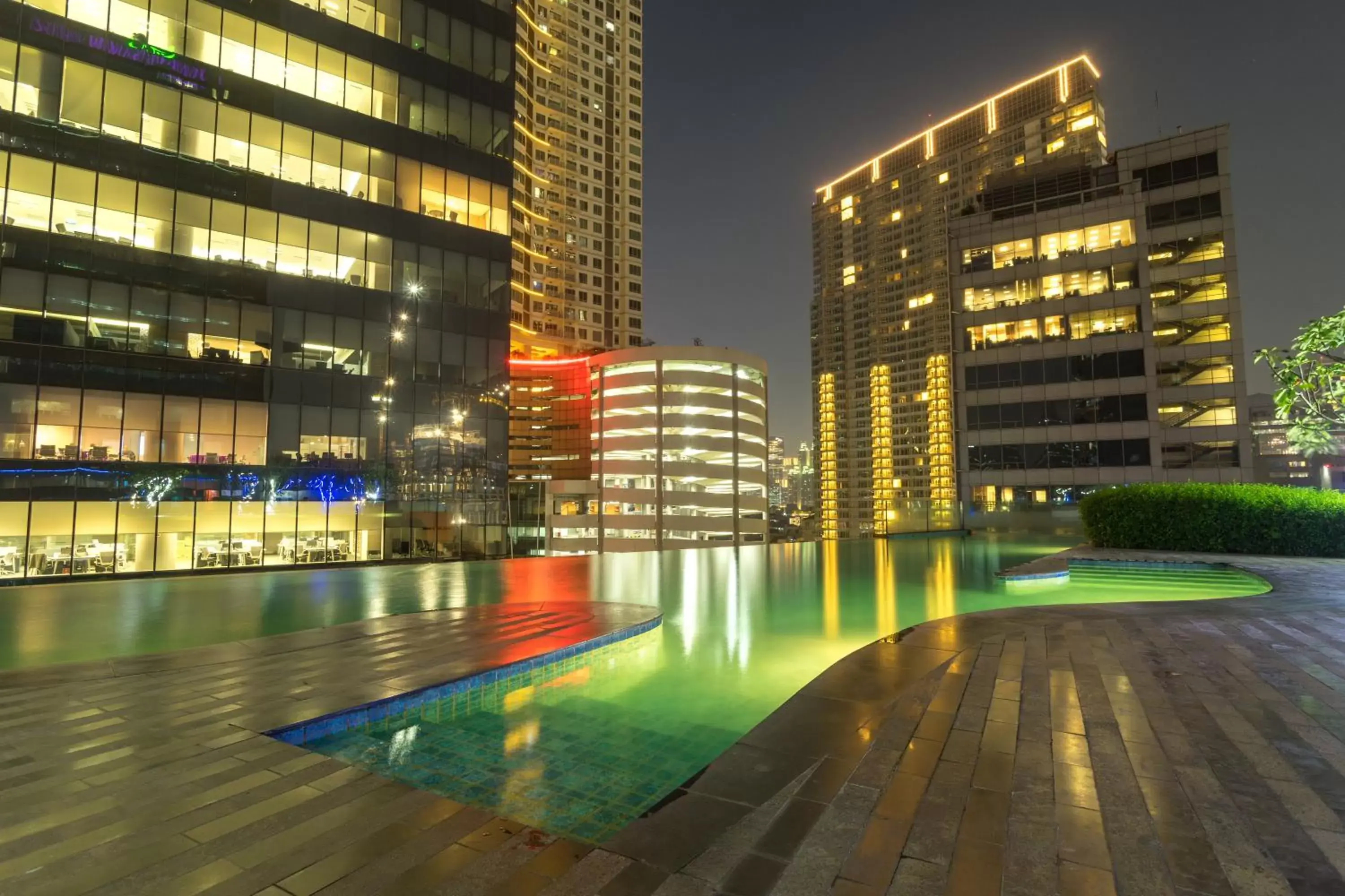 Swimming Pool in Manhattan Hotel Jakarta