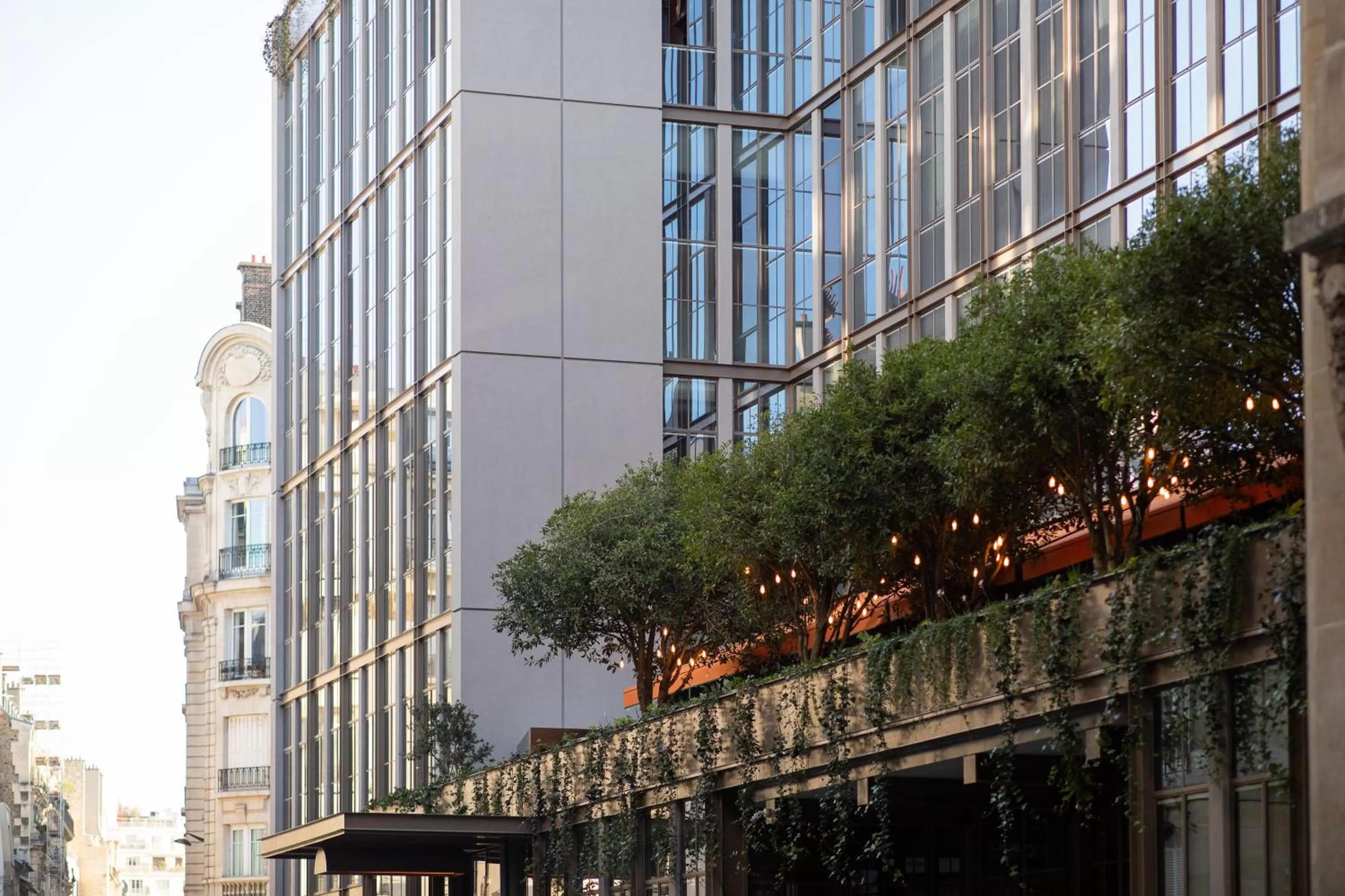 Facade/entrance in Brach Paris - Evok Collection