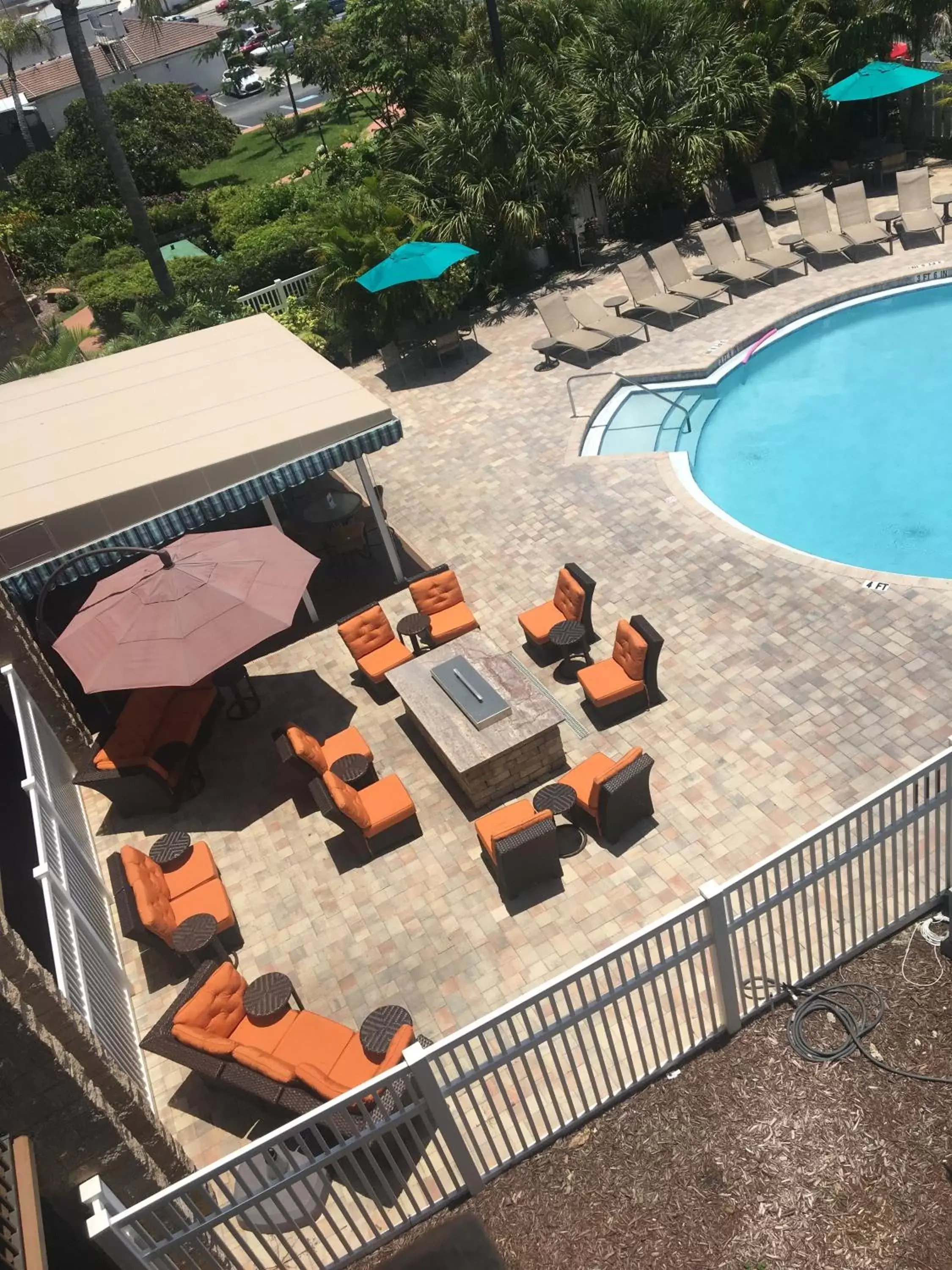 Evening entertainment, Pool View in Best Western Plus Siesta Key Gateway