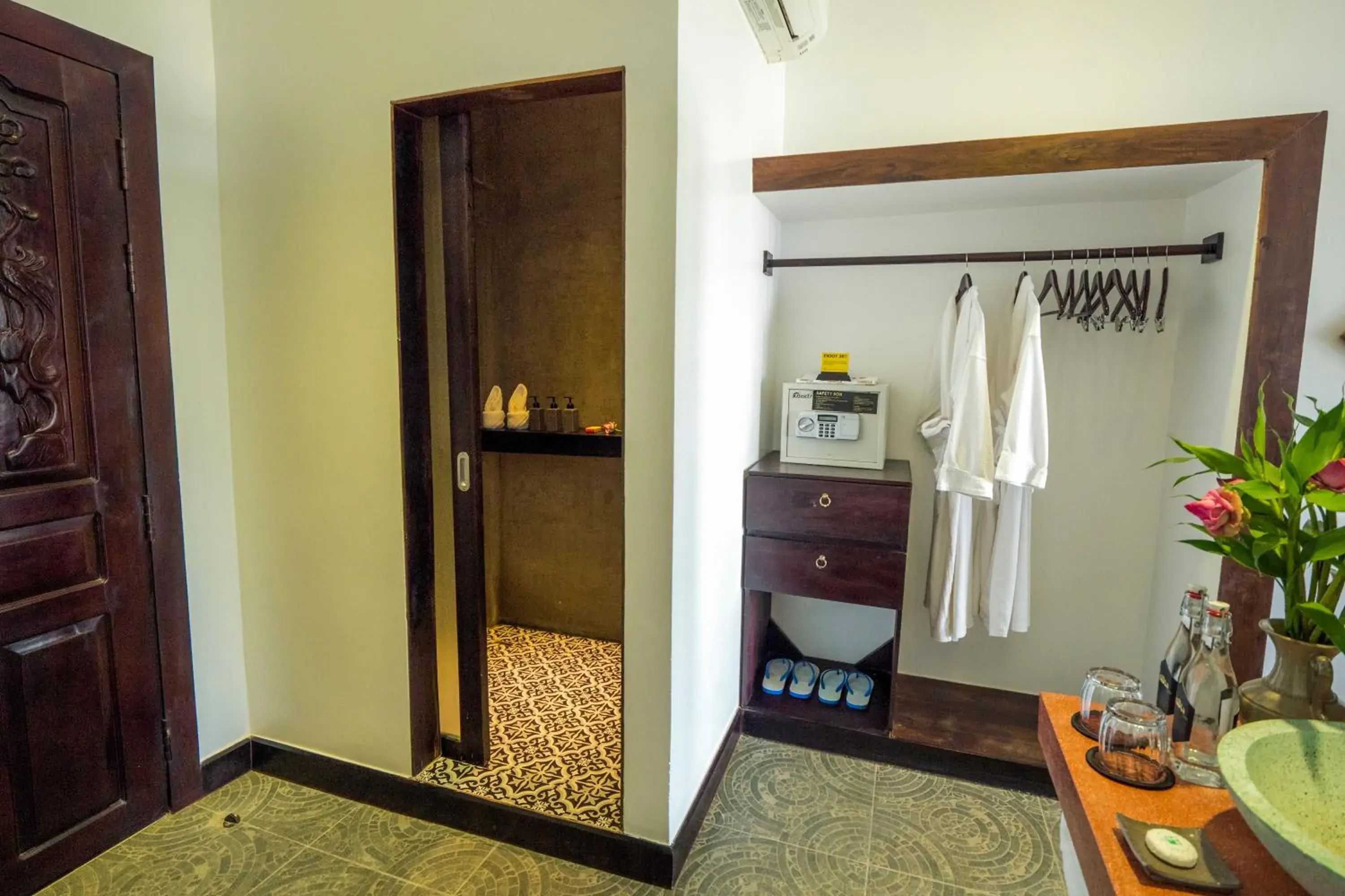 Bathroom in Golden Temple Villa