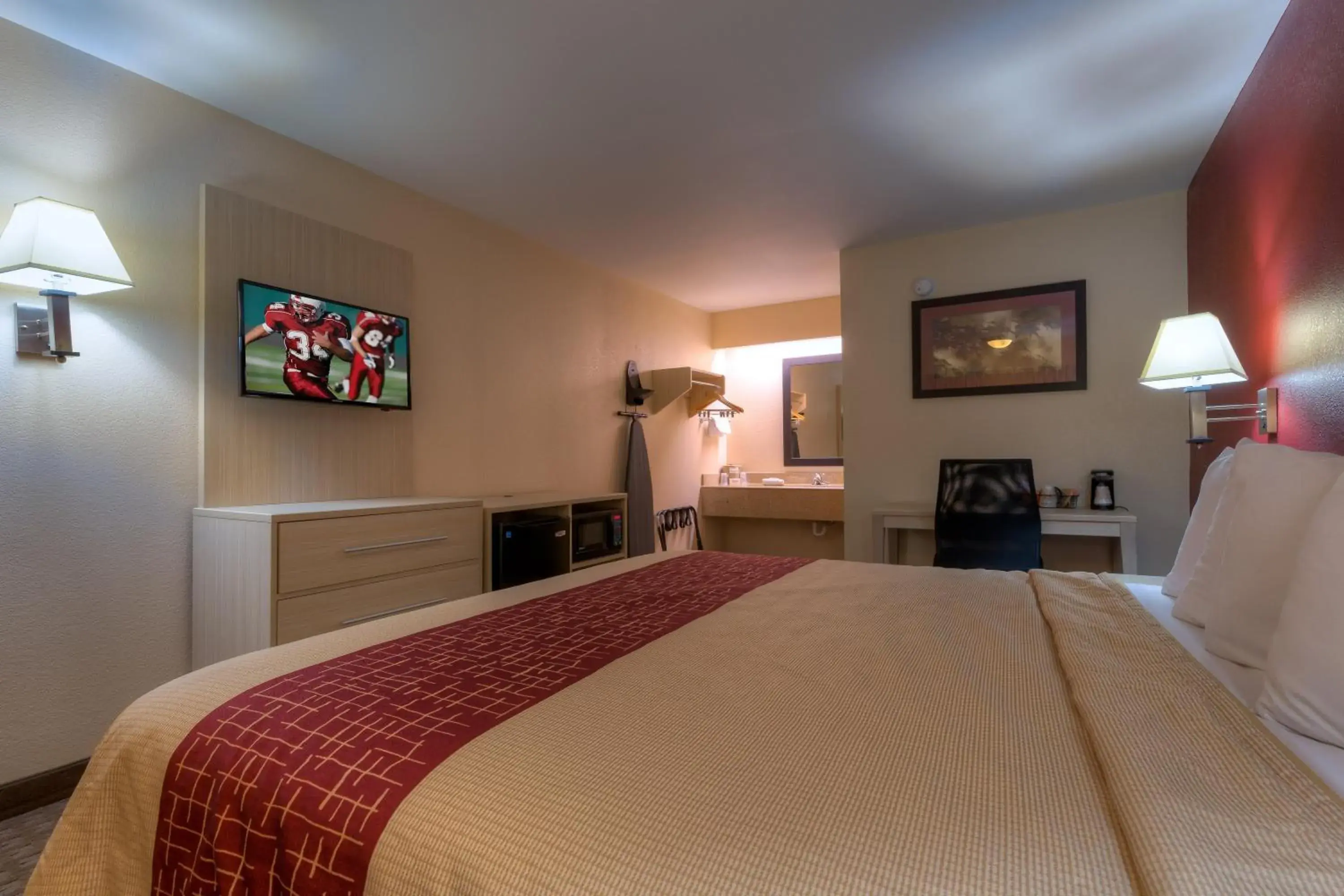 Bedroom, Bed in Red Roof Inn Memphis East Bedroom, Bed in Red Roof Inn Memphis East