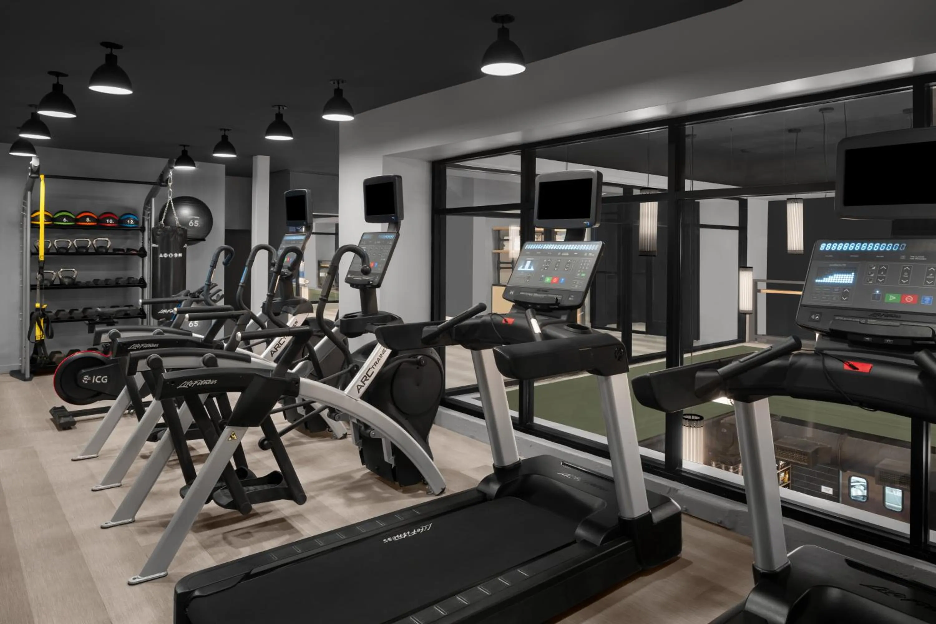 Fitness centre/facilities in Moxy Houston Downtown