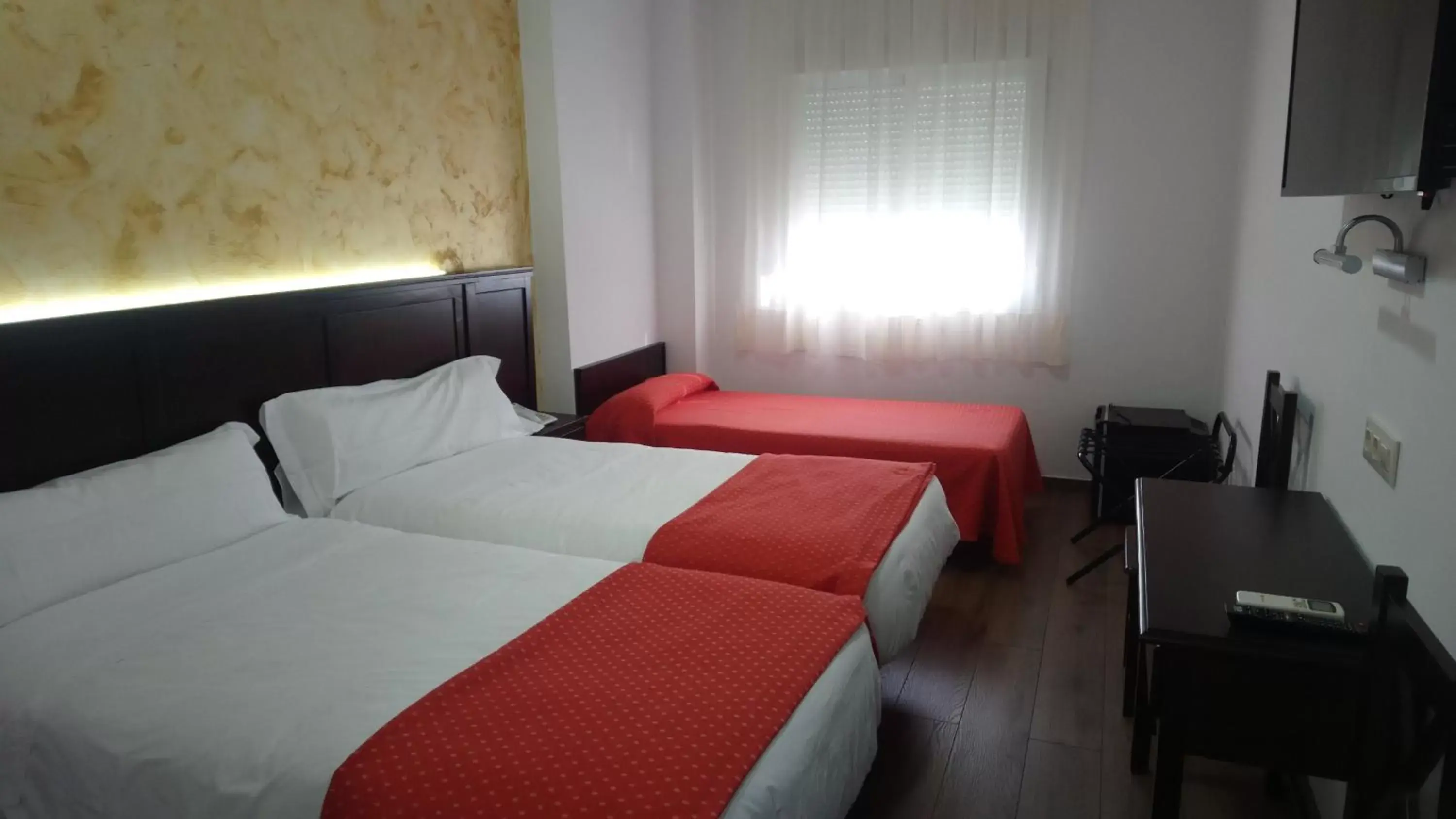 Photo of the whole room, Bed in Hotel Sostenible La Laguna