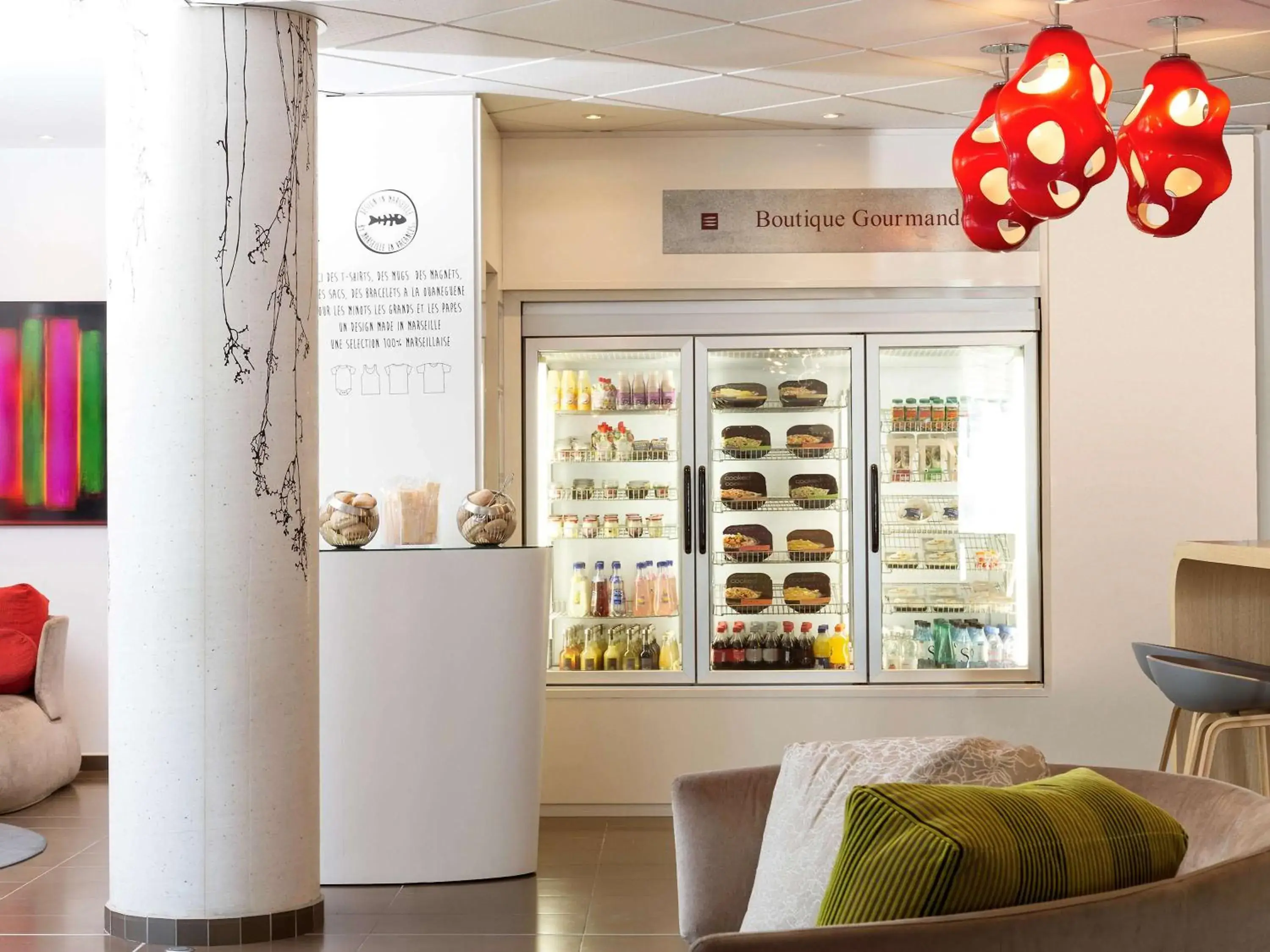 Restaurant/places to eat in Novotel Suites Marseille Centre Euromed