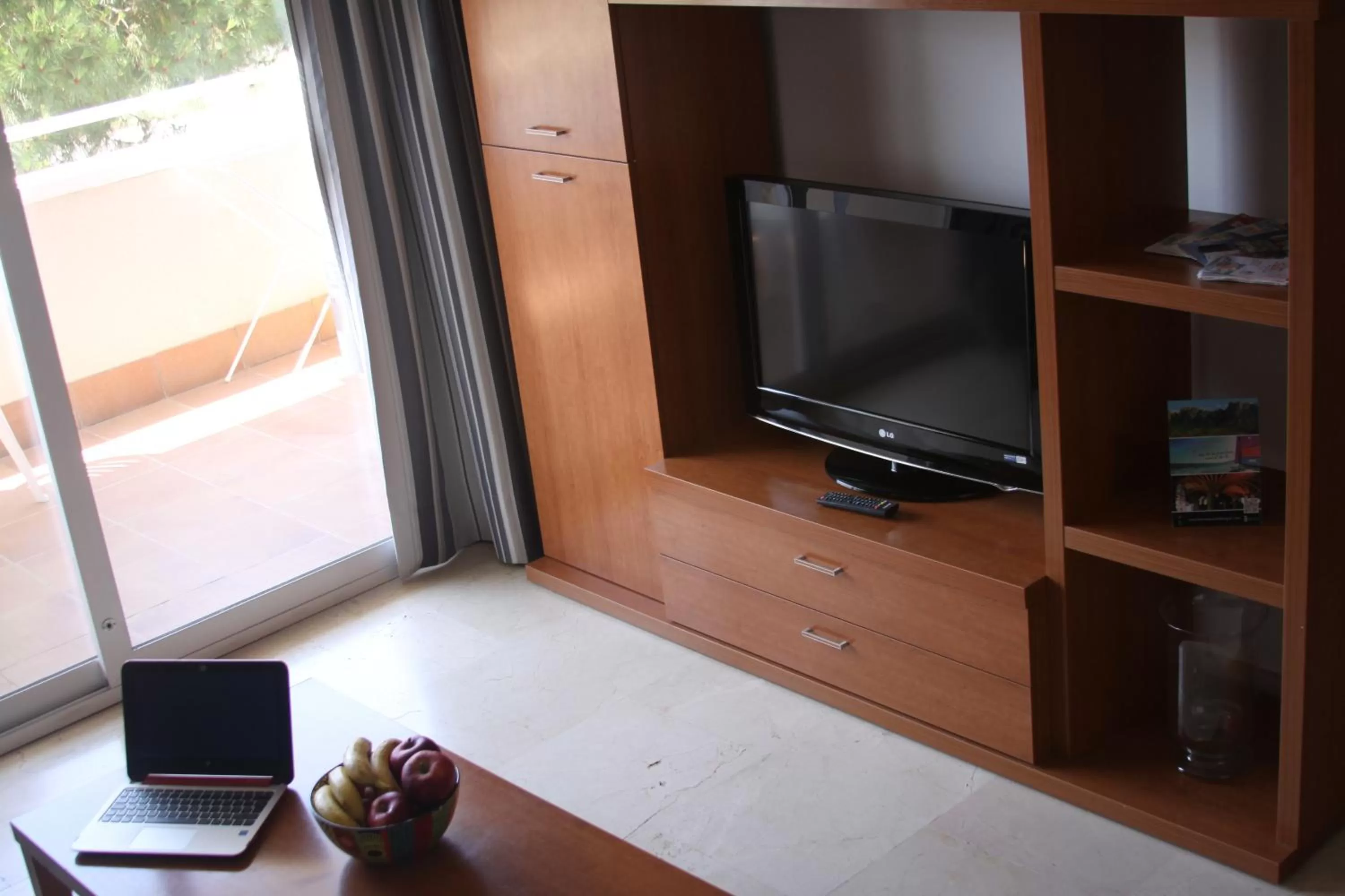 TV and multimedia in Aparthotel Marsol