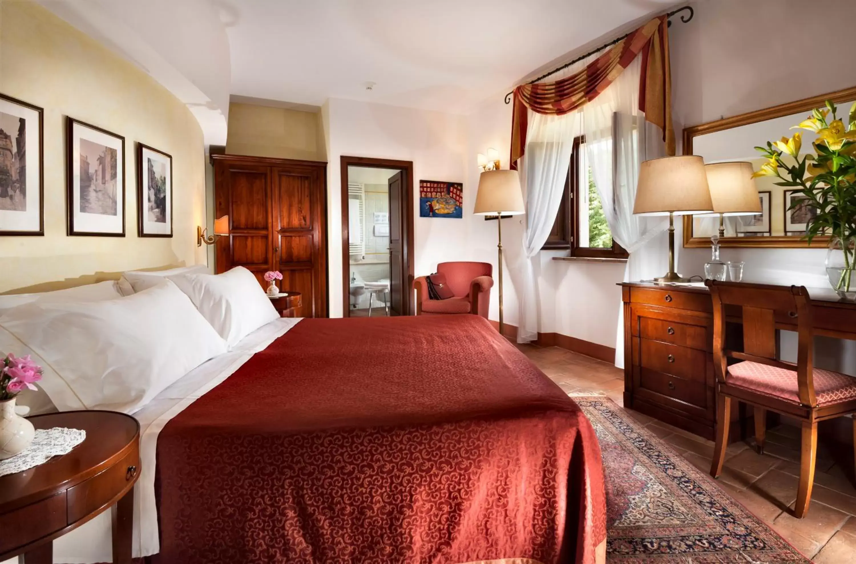 Bed in Relais Osteria Dell'Orcia