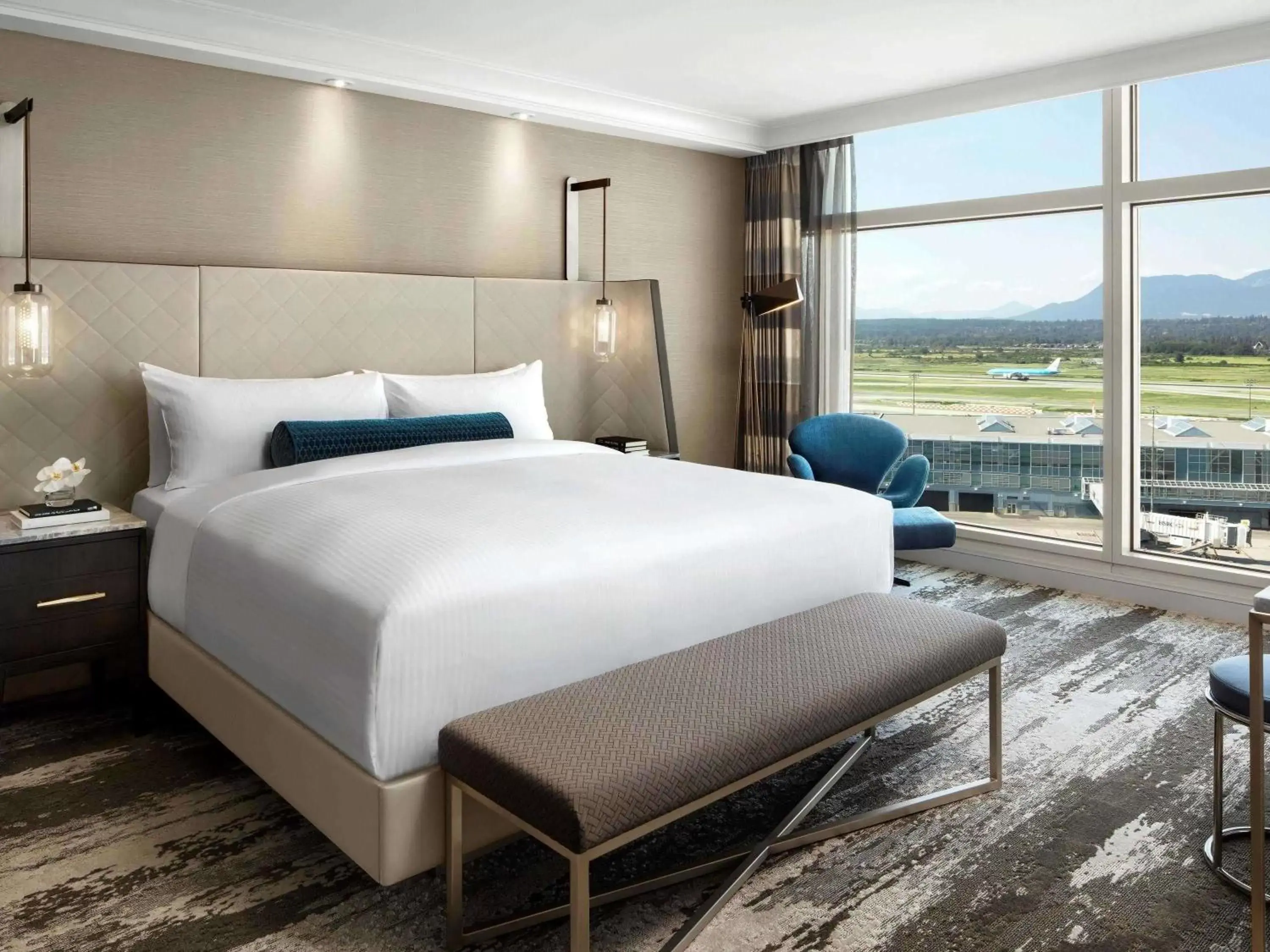 Photo of the whole room, Bed in Fairmont Vancouver Airport In-Terminal Hotel