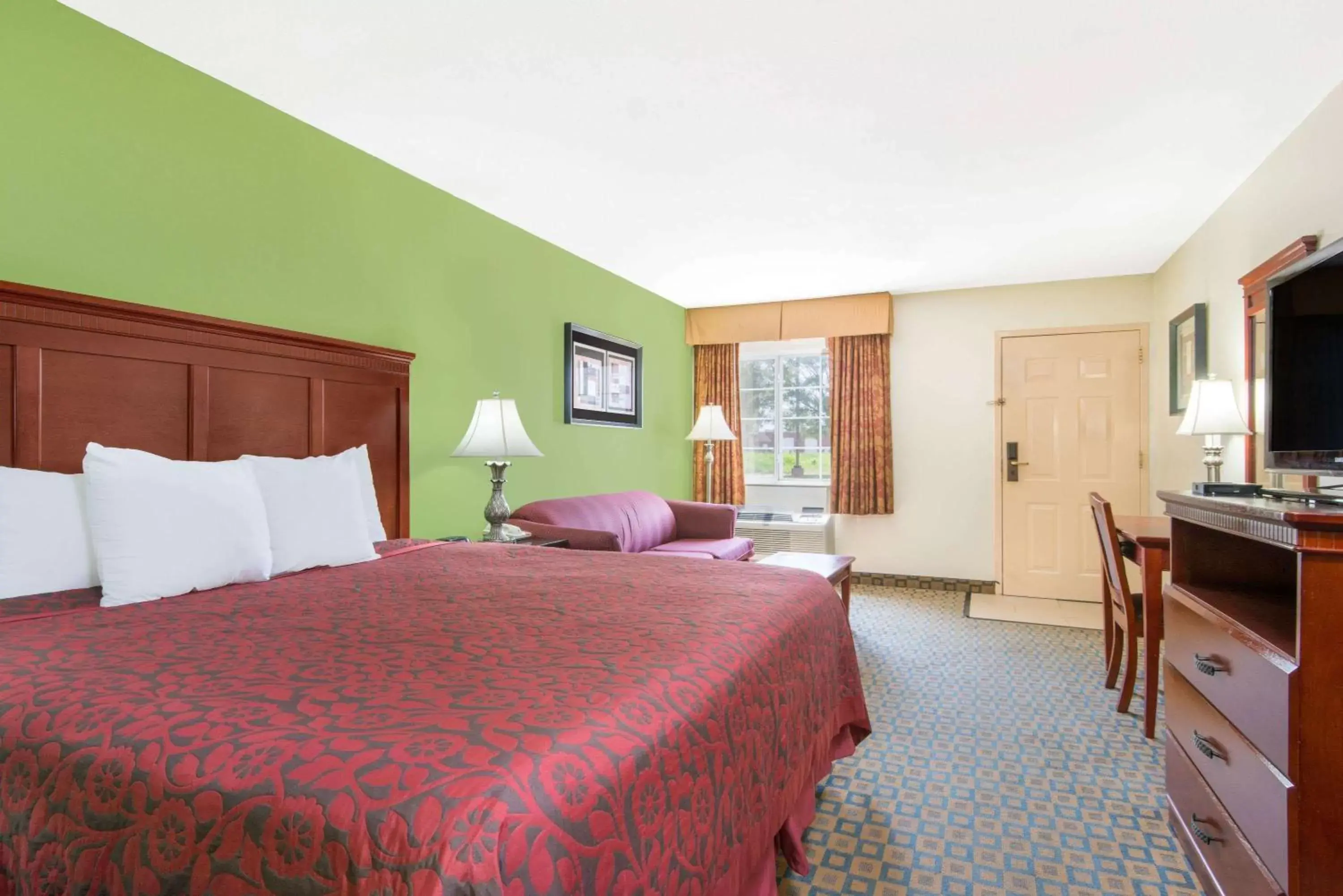 Photo of the whole room, Bed in Days Inn & Suites by Wyndham Wichita