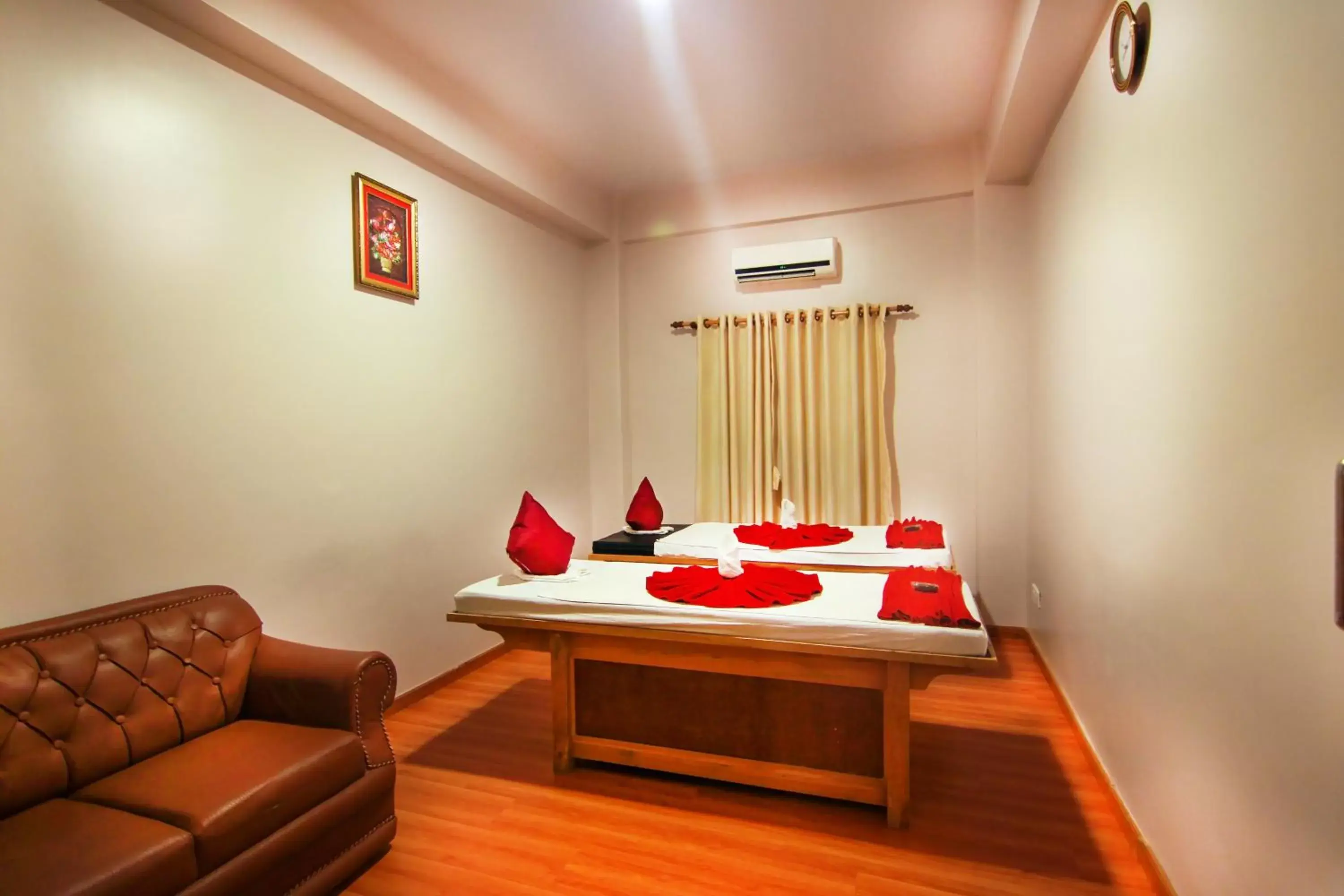 Massage in Kuti Resort & Spa