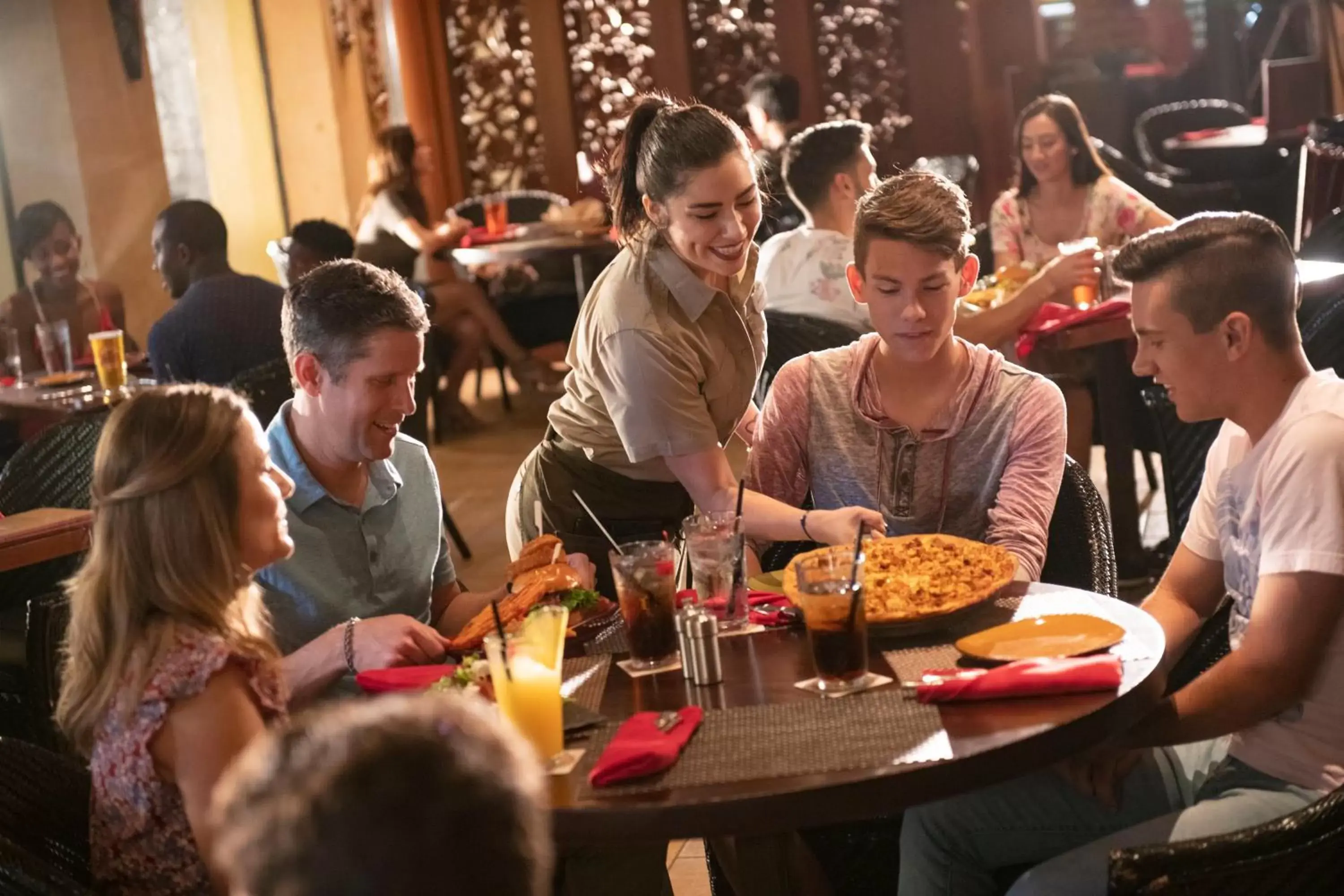 Restaurant/places to eat in Universal's Loews Royal Pacific Resort Restaurant/places to eat in Universal's Loews Royal Pacific Resort