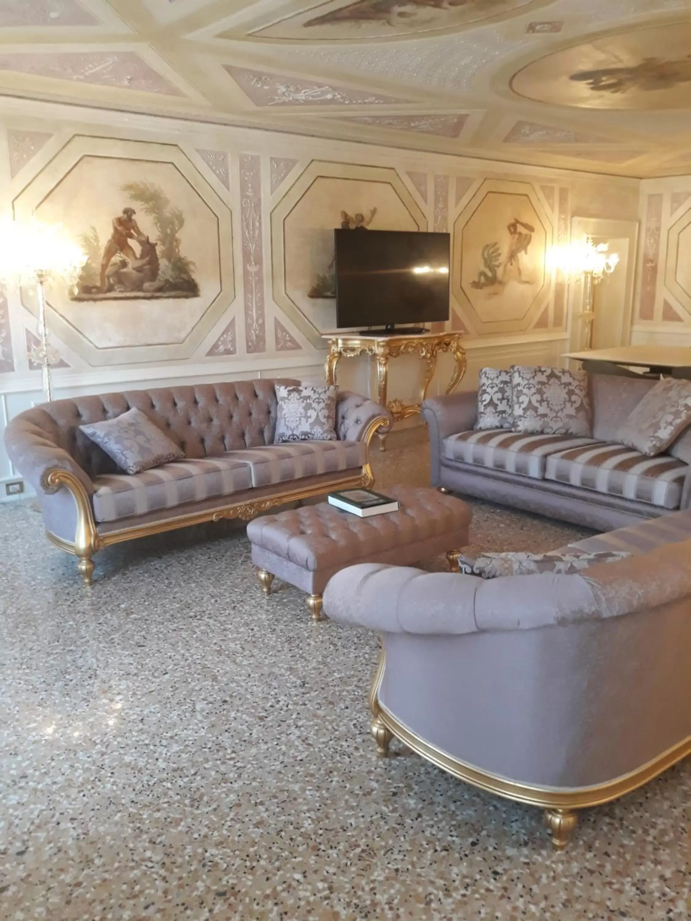 Living room, Seating Area in Ca' Bonfadini Historic Experience