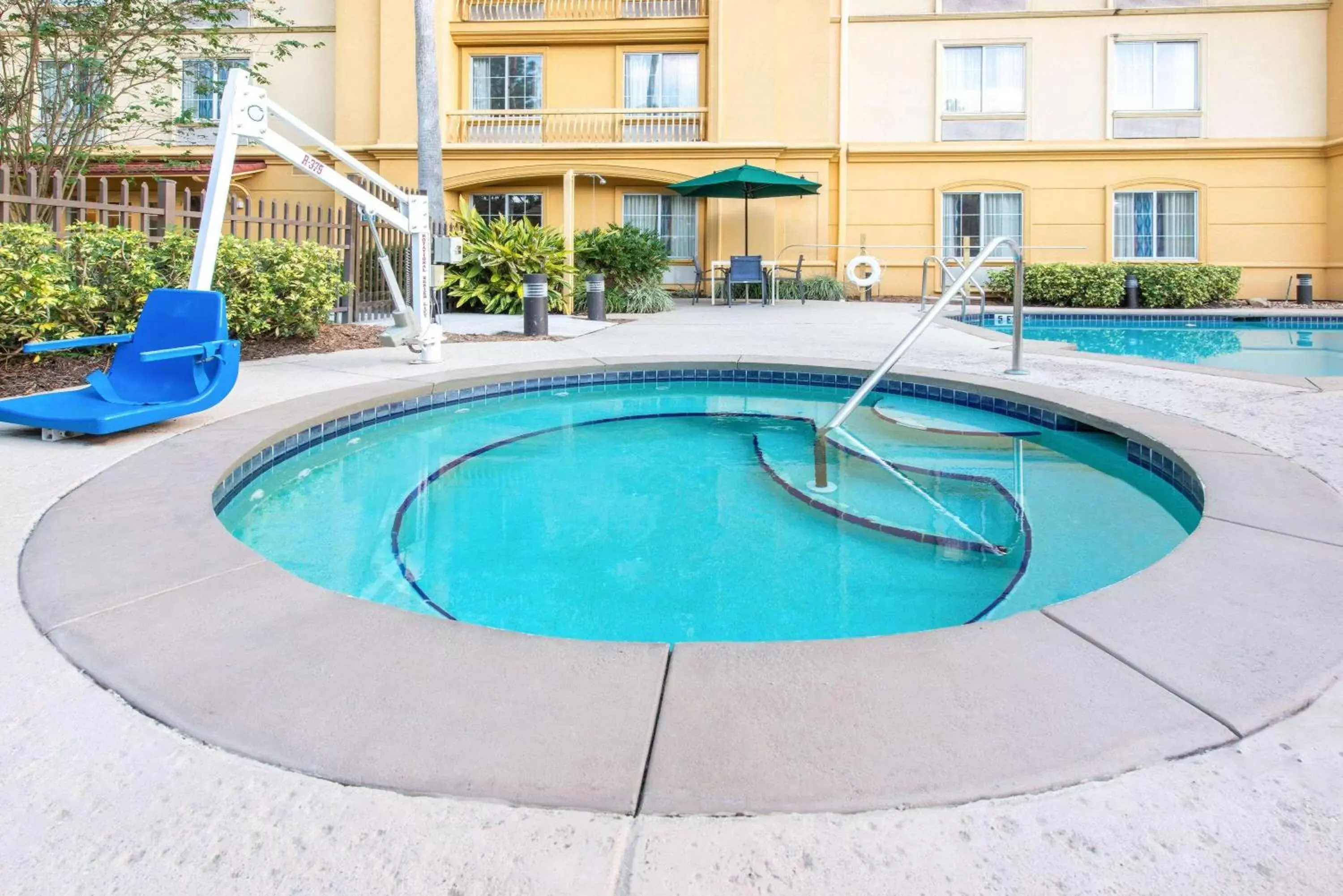 Pool view, Swimming Pool in La Quinta by Wyndham Tampa Brandon Regency Park