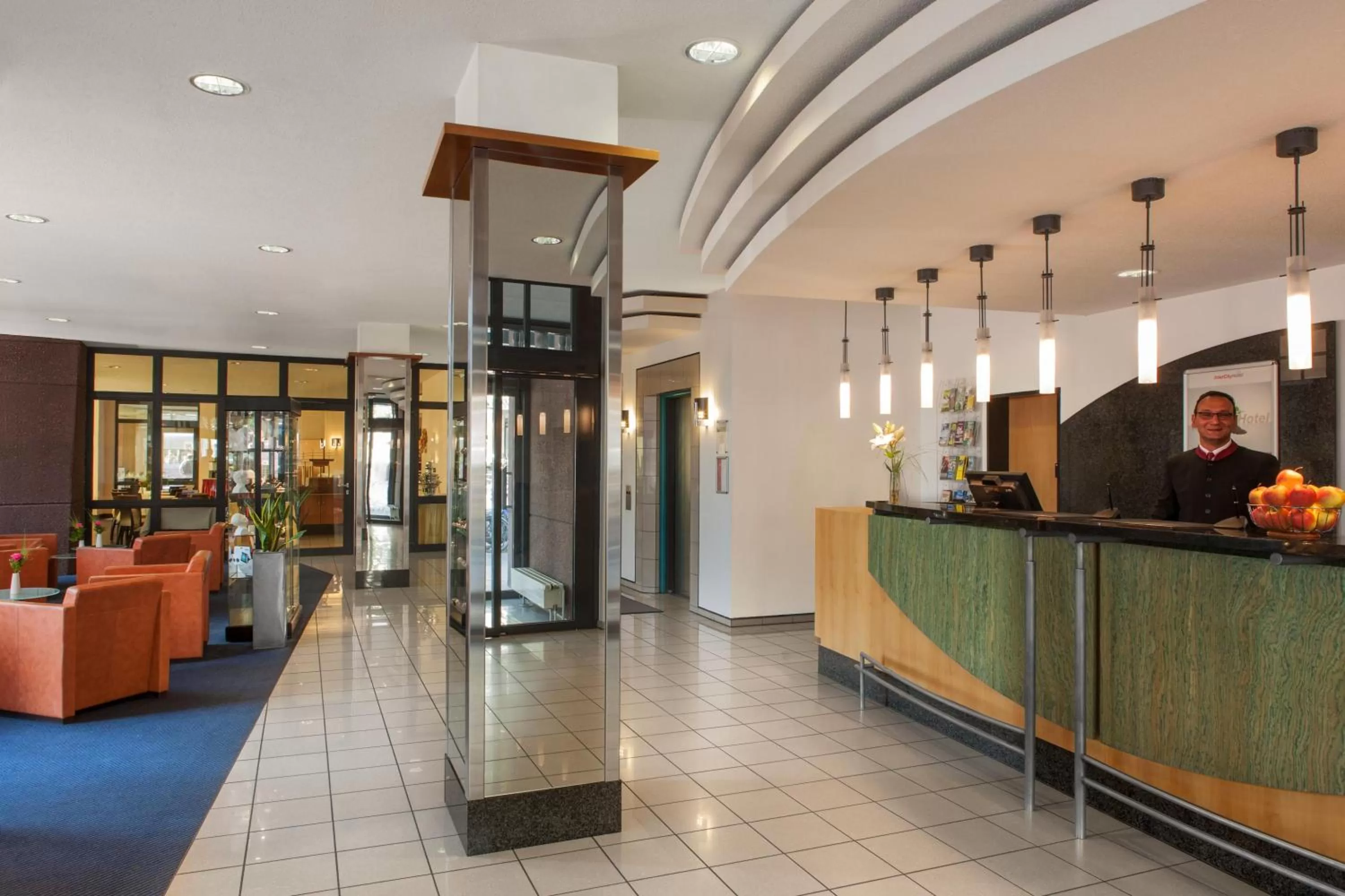 Lobby or reception in IntercityHotel Freiburg