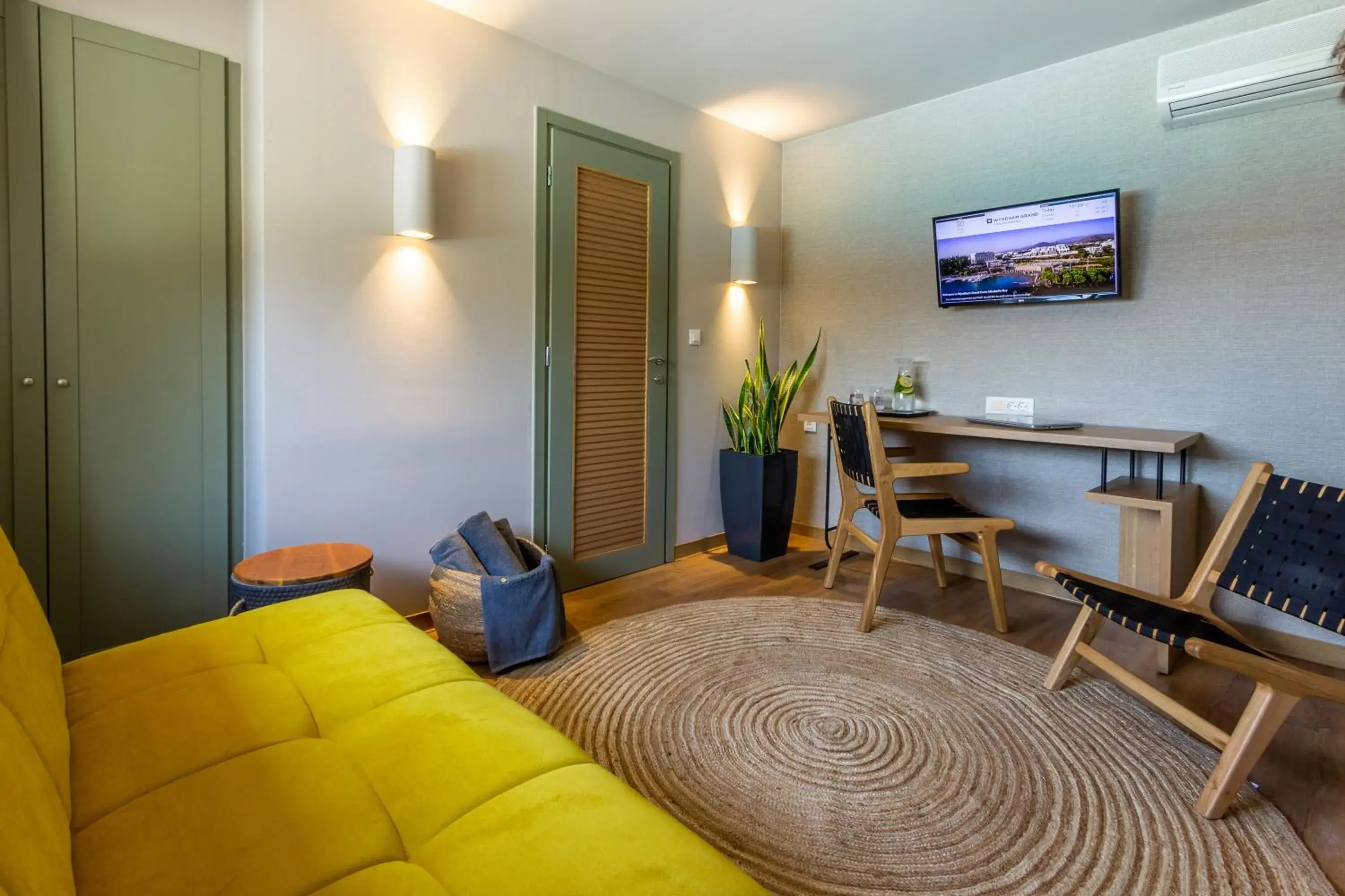 Bedroom, Seating Area in Wyndham Grand Crete Mirabello Bay